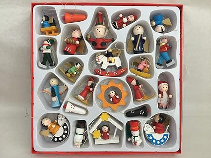 Equilibre Et Aventure Set De 24 Personnages En Bois A Suspendre Pour Sapin De Noel Decoration De Noel Amazon Fr Sports Et Loisirs