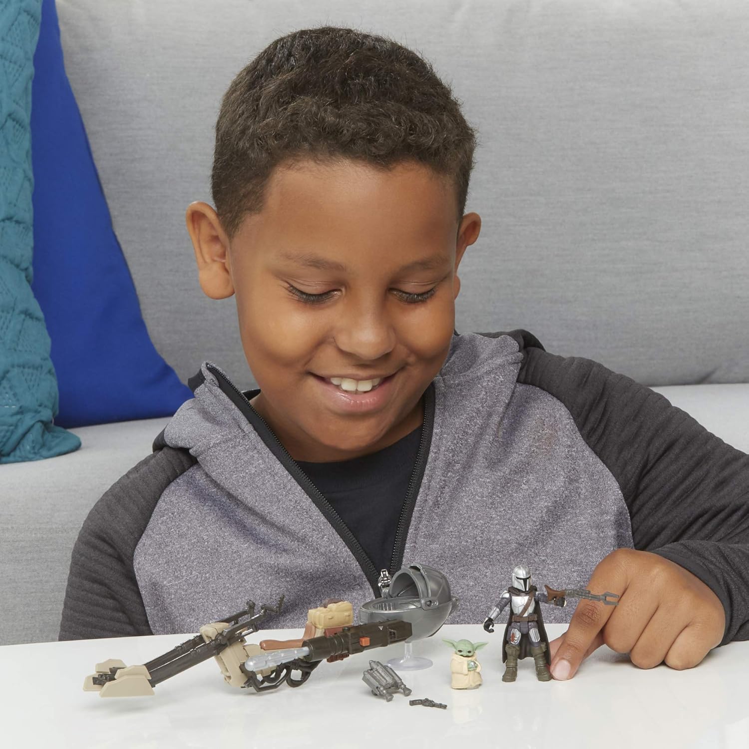 Star Wars Mission Fleet Expedition Class The Mandalorian The Child Battle for The Bounty 2.5-Inch-Scale Figures and Vehicle, Kids Ages 4 and Up: Toys & Games