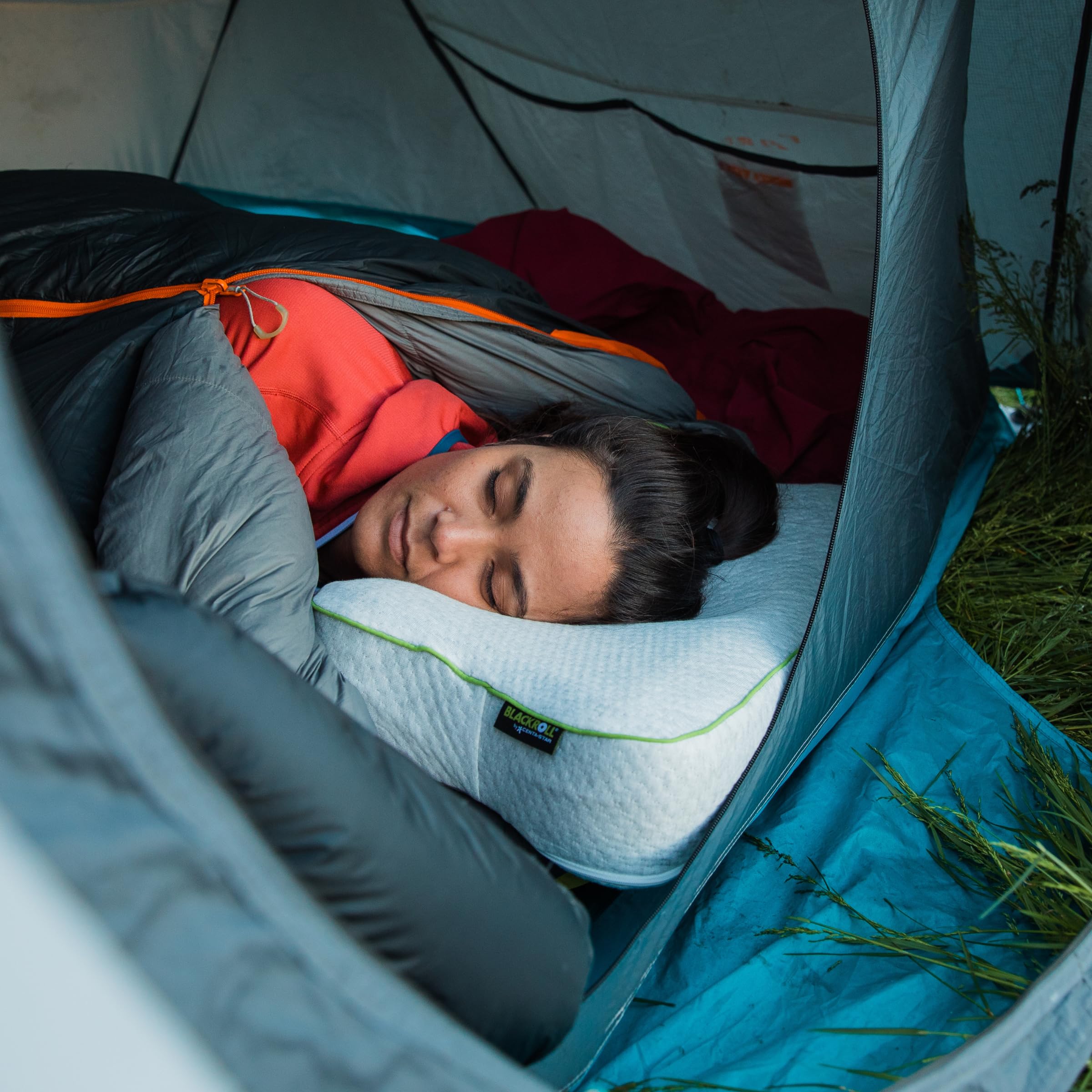 BLACKROLL® Recovery Pillow (50 x 30 cm), Kopfkissen für erholsamen Schlaf, ergonomisches Kissen mit Travel Bag für Reisen, Nackenkissen aus Viscose Memory Schaum, Made in Germany