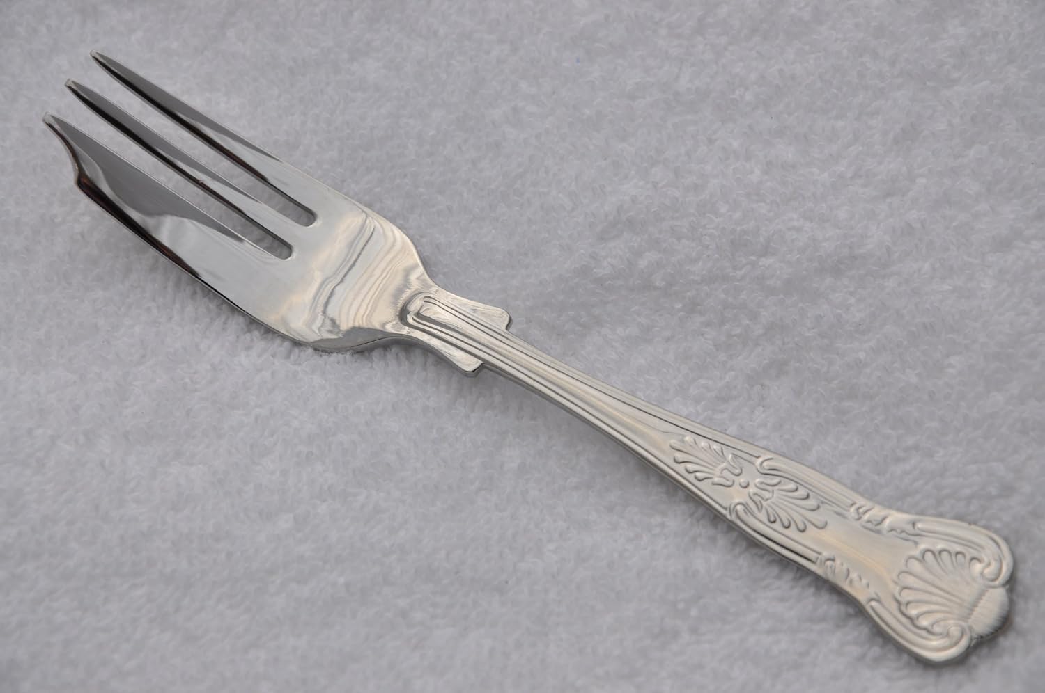 NEW FANTASTIC KINGS PATTERN STAINLESS STEEL PASTRY FORK SHEFFIELD