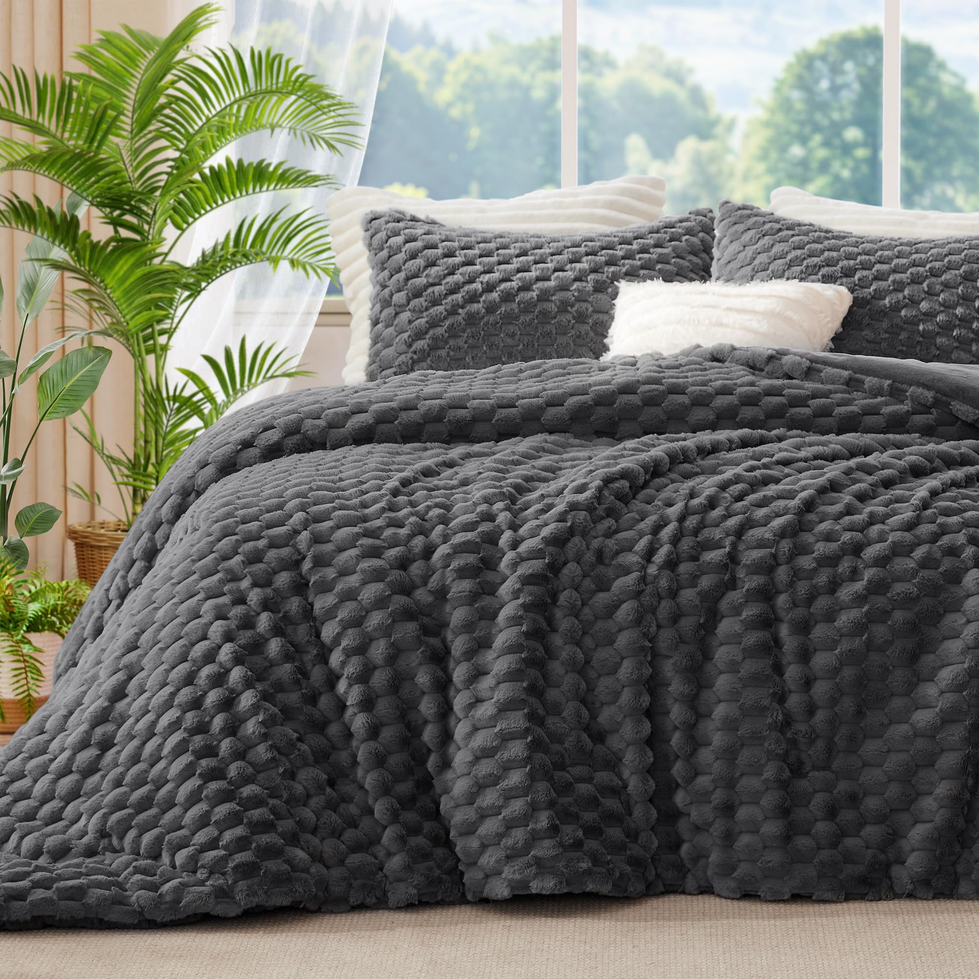 Photo 1 of BEDELITE Fluffy Queen Comforter Set - Grey Fleece Soft Comforter for Queen Size Bed, Luxury Warm Bedding Set for Winter, Fuzzy Bed Set 3 Pieces (1 Comforter, 2 Pillowcases)