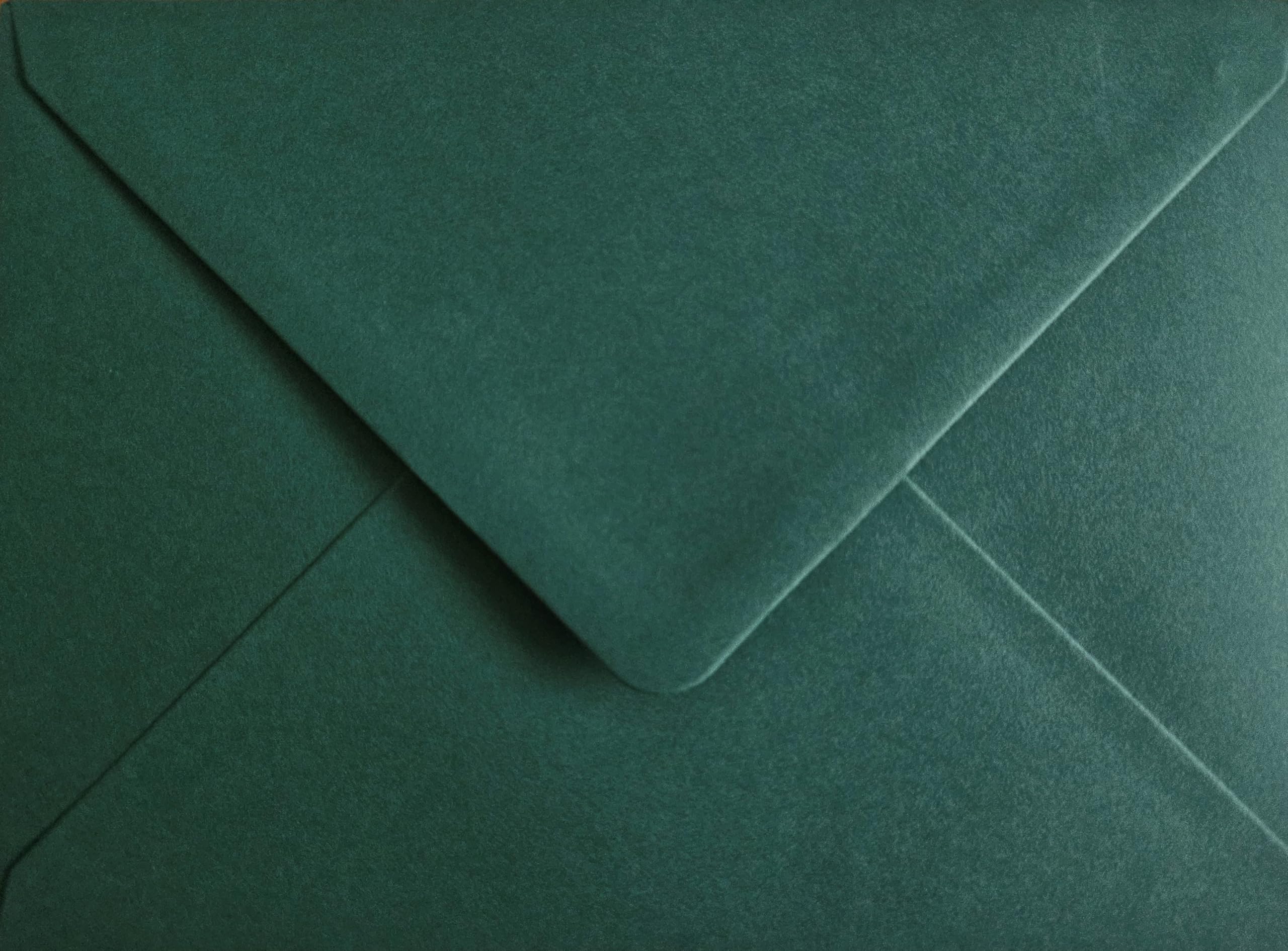 Karma Krafts 5x7 Dark Green Envelopes – 133 x 184mm 120gsm Gummed Envelopes for Invitations, Greeting Cards & Wedding Stationery, Pack of 50