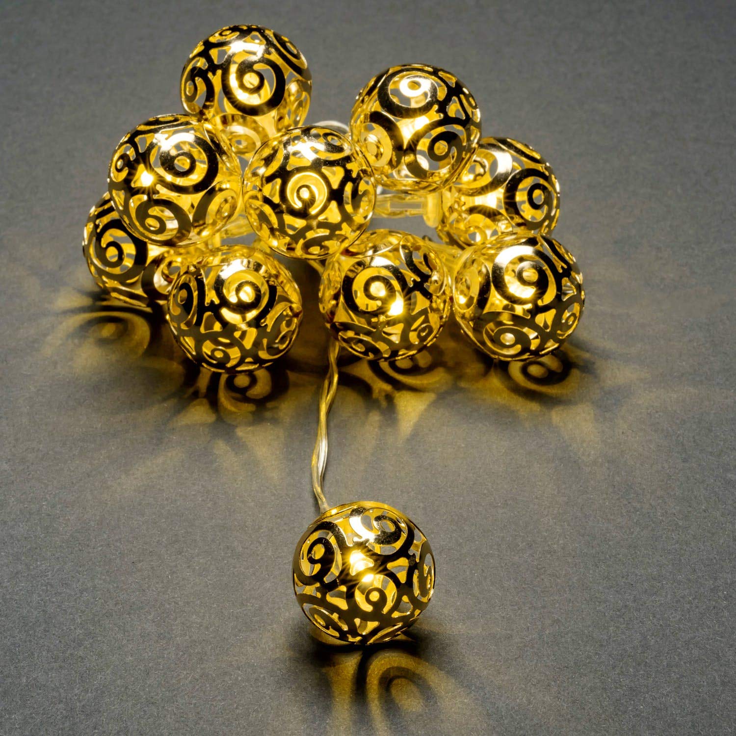 Konstsmide, 3129-803 LED Decorative Fairy Lights, Brass-Coloured Metal Balls, with 6 Hour Timer, 10 Warm White Diodes, Battery Operated, Inside, Transparent Cable