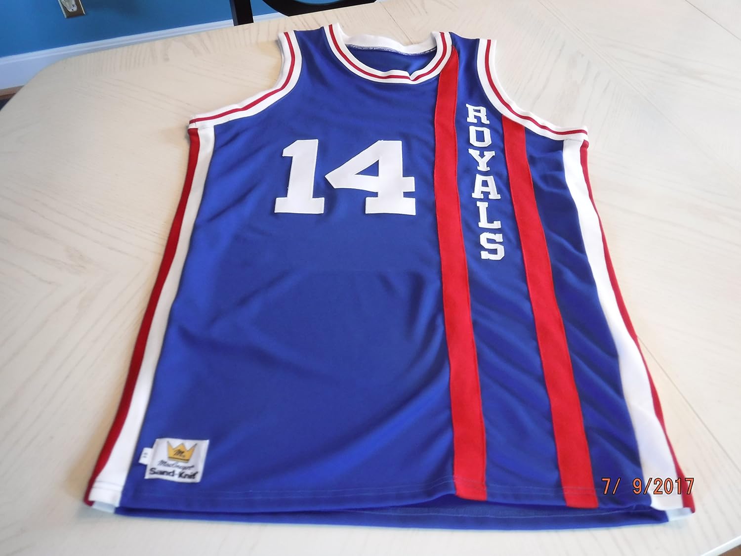 Oscar Robertson Signed Cincinnati Royals Basketball Jersey Jsa Authenticated R98081 At Amazon S Sports Collectibles Store