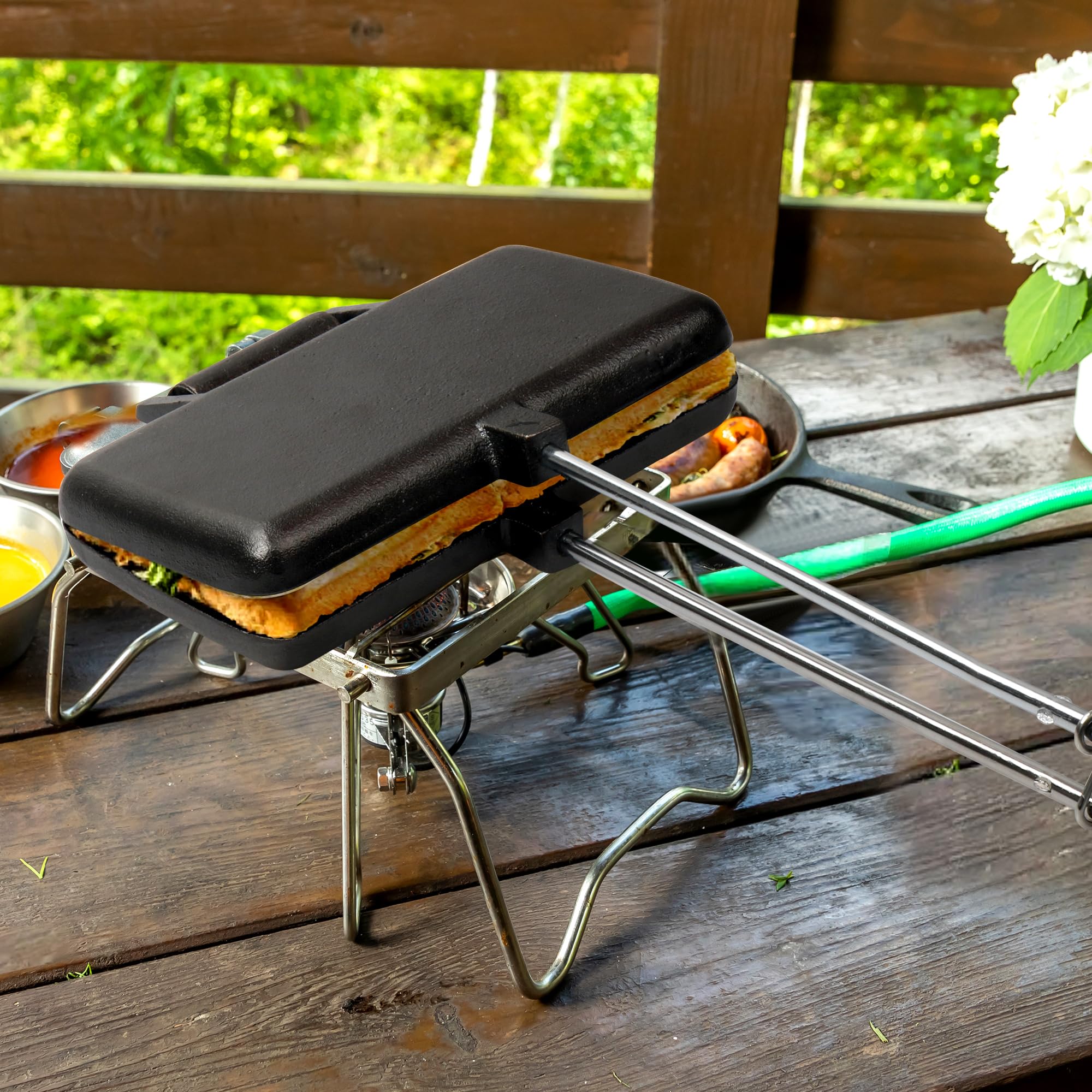 Double Pie Irons for Camping Cast Iron, Portable Mountain Campfire Pie Maker, Cast Iron Campfire Pudgy Maker, Sandwich Press for Camping