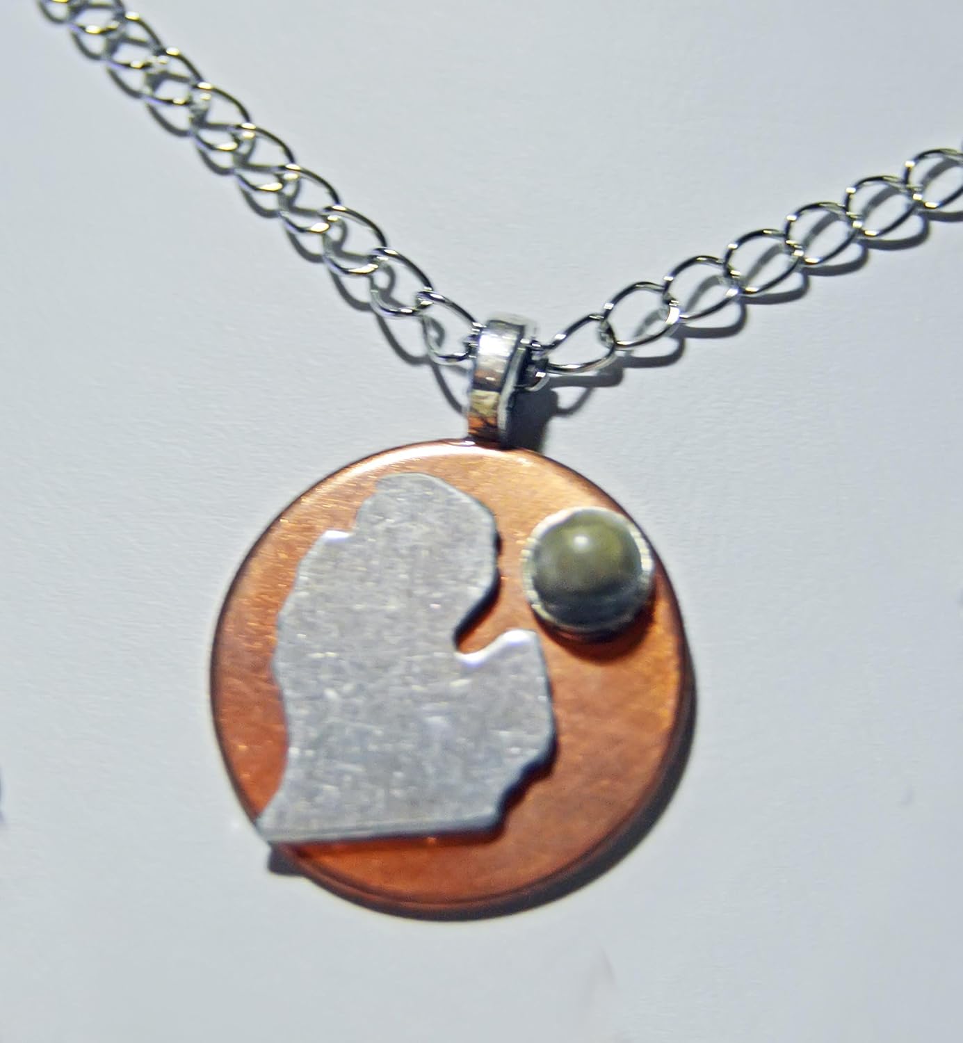 Amazon Com Michigan Pendant Necklace Hand Crafted By Us Unisex Petoskey Stone State Natural Stone Lower Peninsula Mitten Jewelry Handmade
