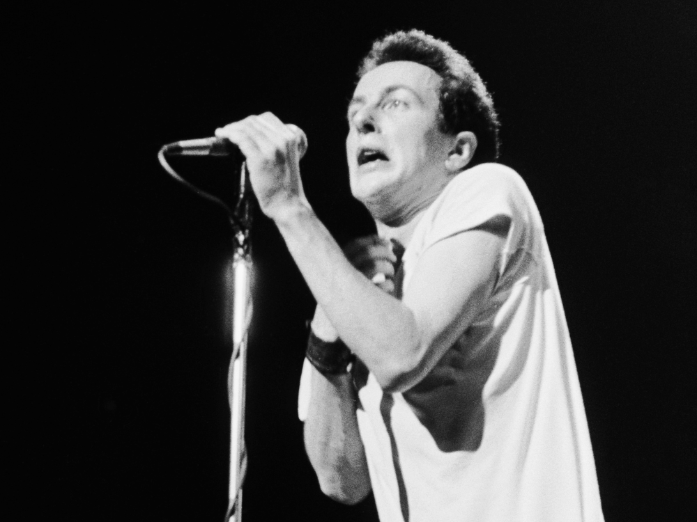 Joe Strummer & The Mescaleros on Amazon Music Joe Strummer & The Mescaleros on Amazon Music
