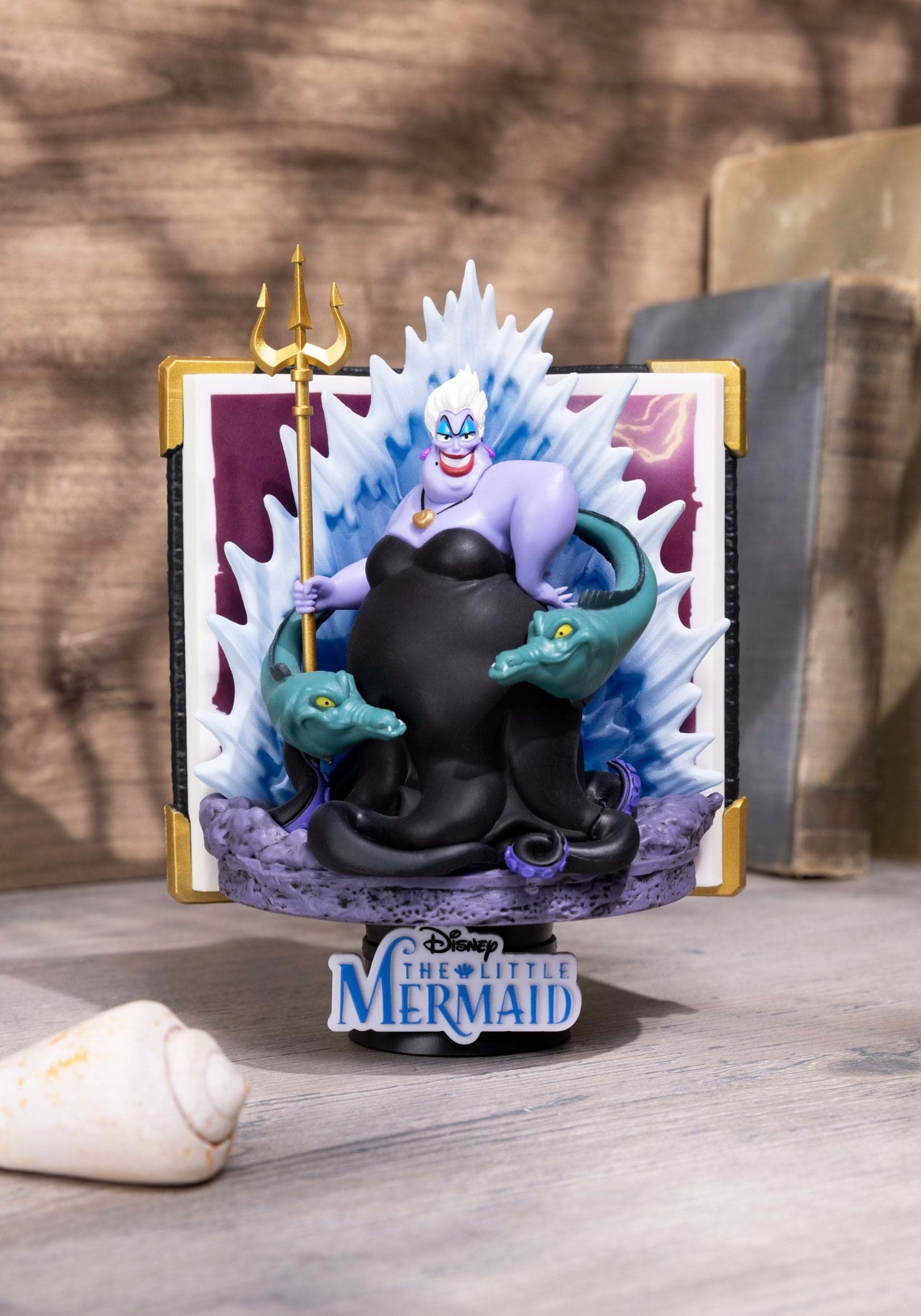 Disney - Diorama-080 - Livre Histoire - Ursula