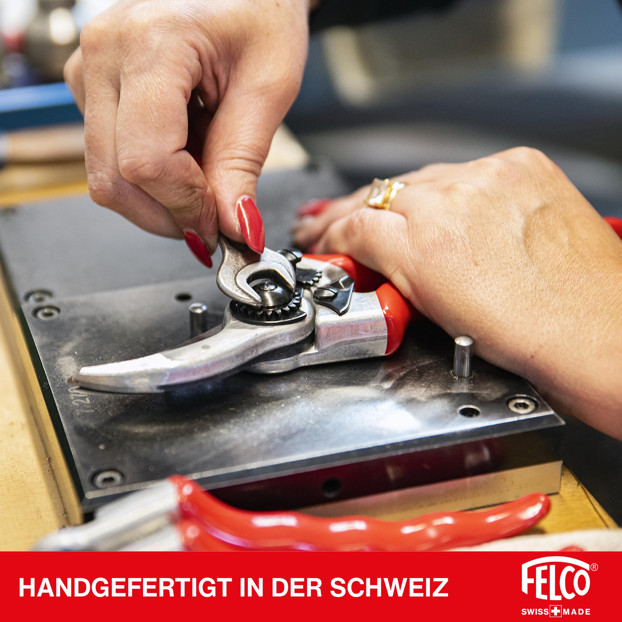 FELCO 6 kompakte Bypass-Baum-, Reb- und Gartenschere für mittelgroße Hände, für Rechtshänder, gehärtete Stahlklinge, Griff aus geschmiedetem Aluminium, ergonomischer Schneidkopf, Swiss Made Qualität 9
