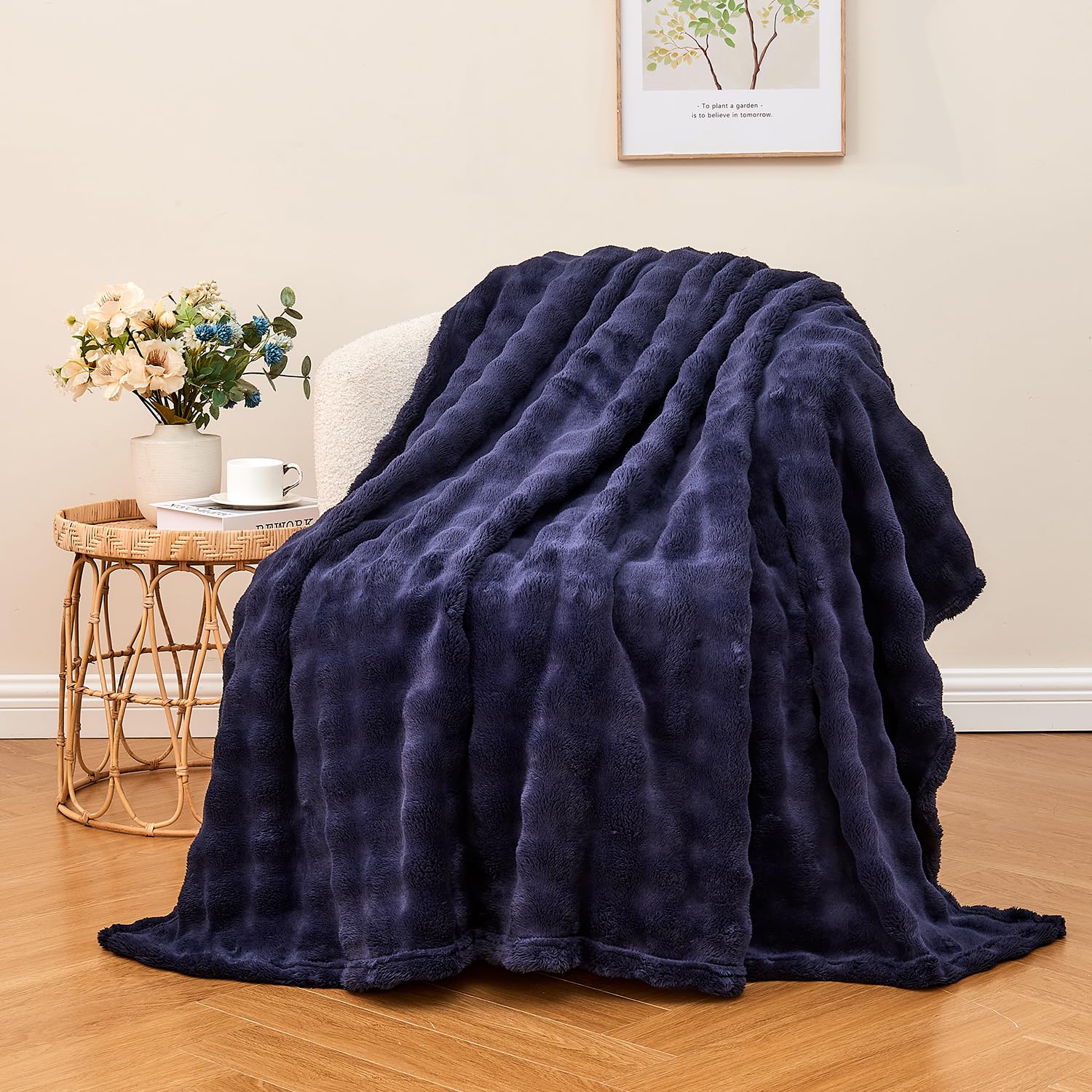Wajade Fleece Throw Blanket Bubble Faux Fur Fluffy Bed Blanket Super Cosy Warm Large Blanket for Bed Sofa Car, Navy Blue 127x153CM — image 1