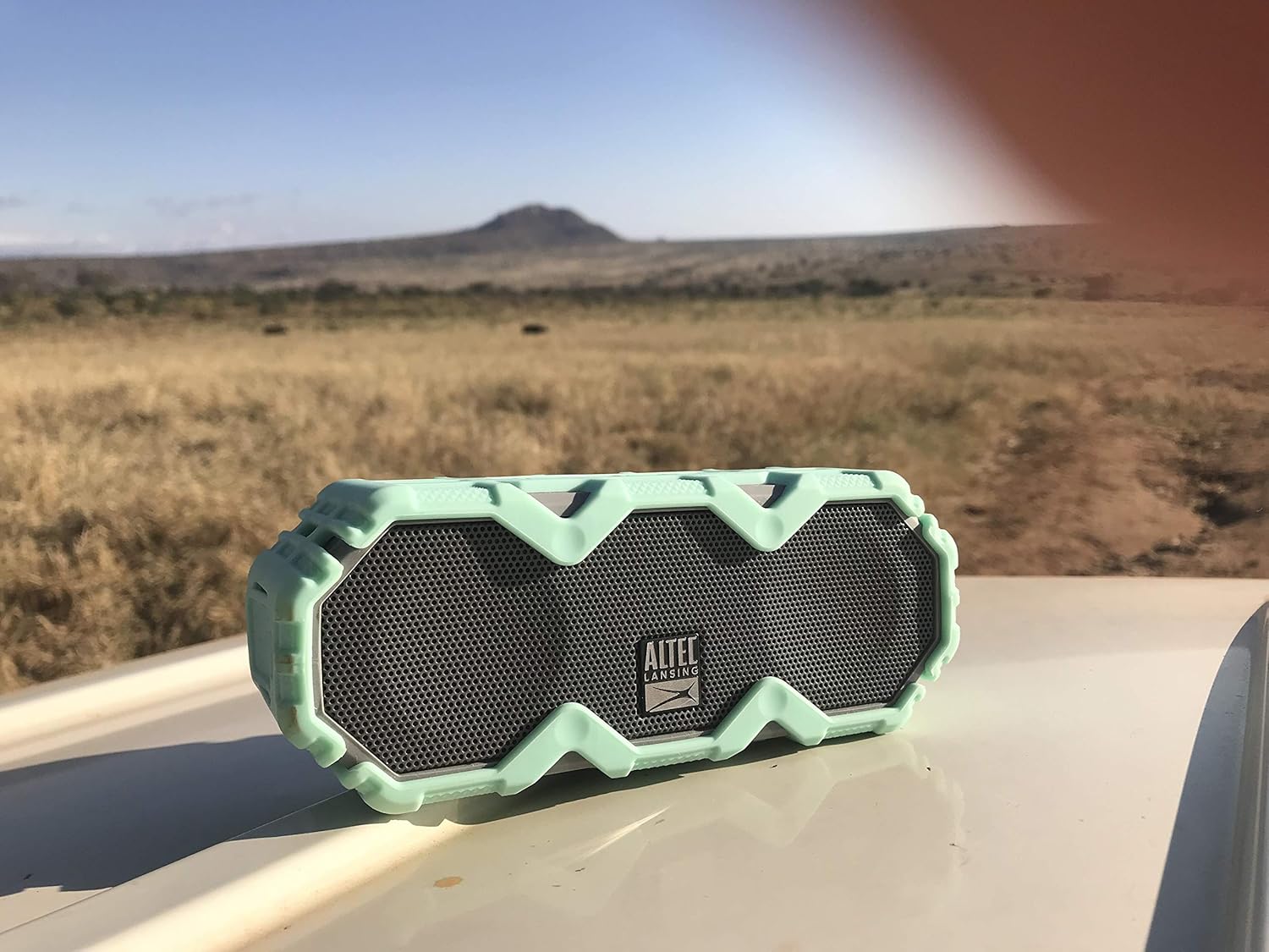 mini lifejacket jolt speaker