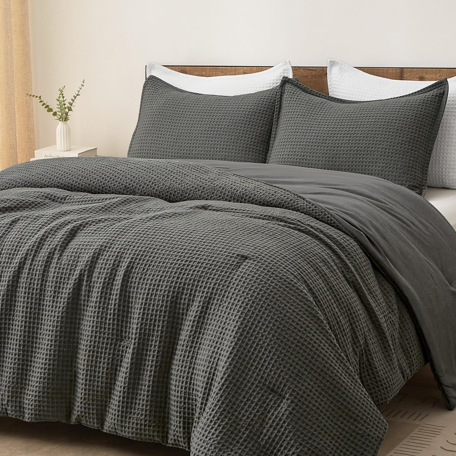 Photo 1 of ** USED** PHF Ultra Soft Waffle Weave Comforter Set Twin Size, 2 Pieces Lightweight Breathable Comfy Bedding Set, Comfy Textured 1 Comforter with 1 Pillow Shams, Grey