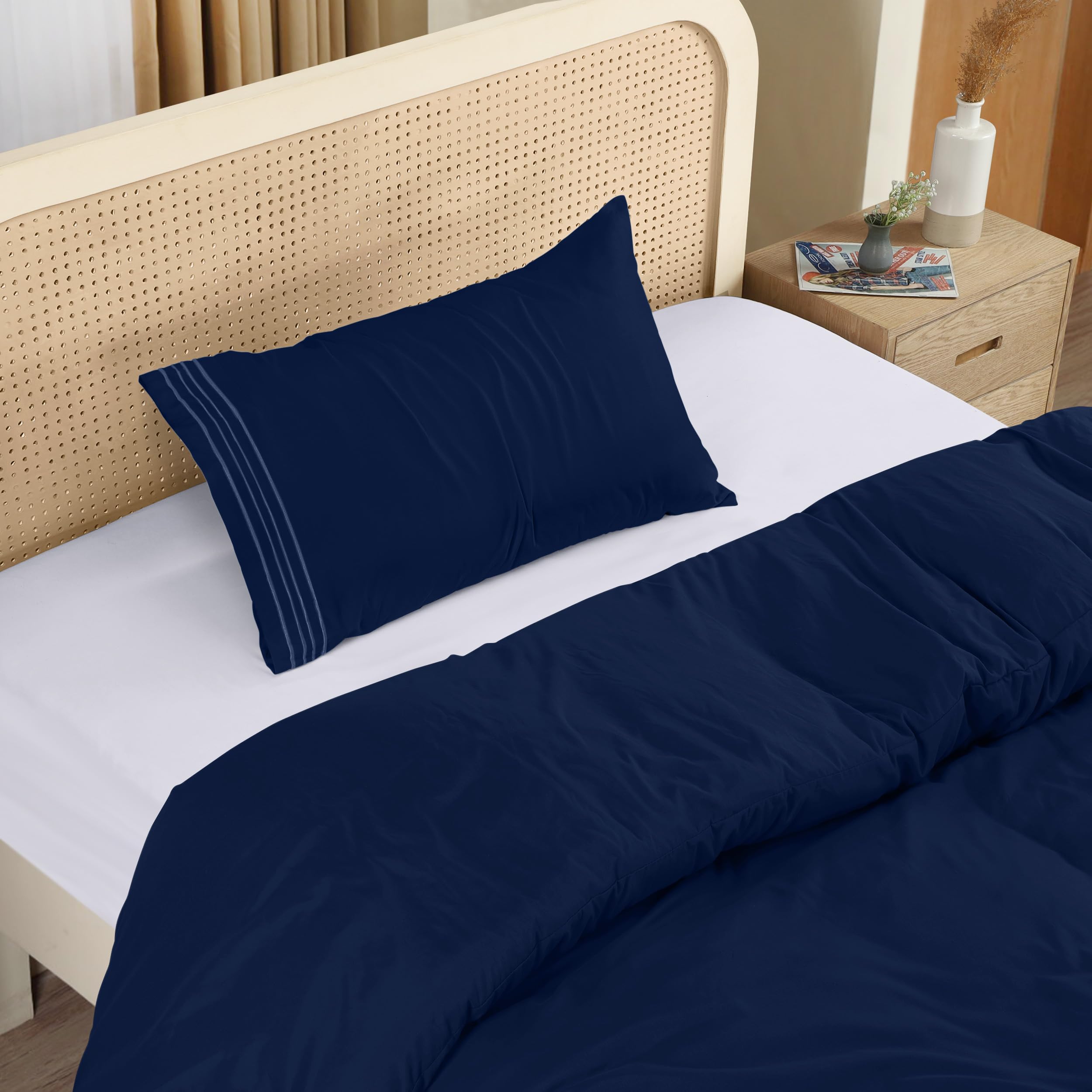 Utopia Bedding Duvet Cover - Single Duvet Cover Set with Embroidered Pillowcase - Soft Microfibre Polyester Bedding (Navy)