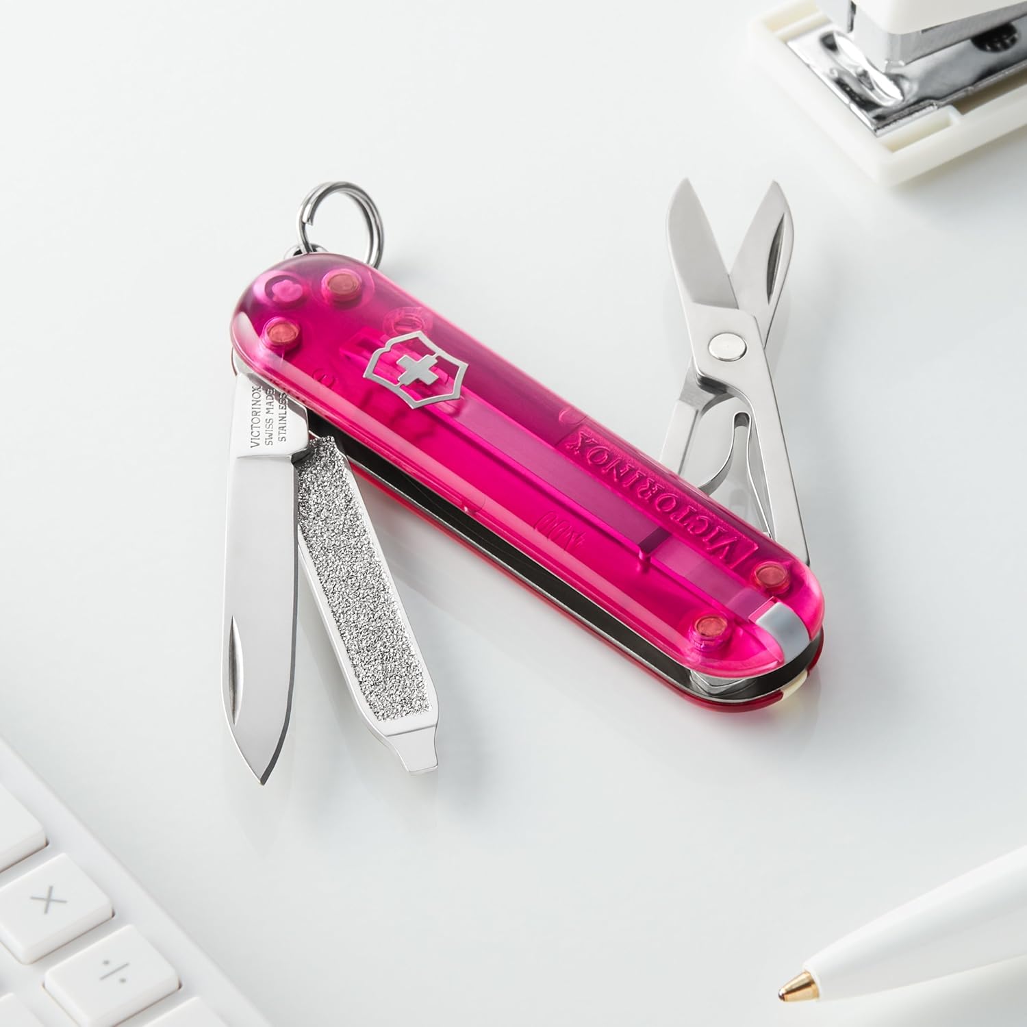 Victorinox Victorinox Swiss Army Classic SD Pocket Knife 58mm Translucent Pink