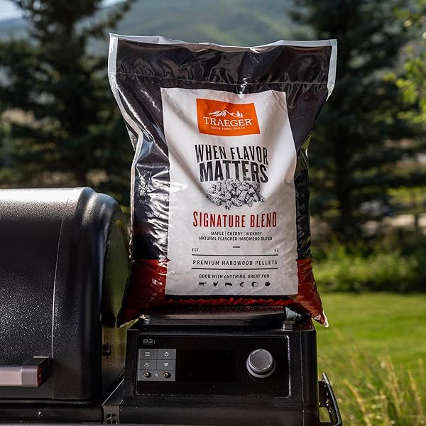 TRAEGER GRILLS SIGNATURE BLEND 100% ALL-NATURAL WOOD PELLETS FOR SMOKERS AND PELLET GRILLS, BBQ, BAKE, ROAST, 18 LB. BAG