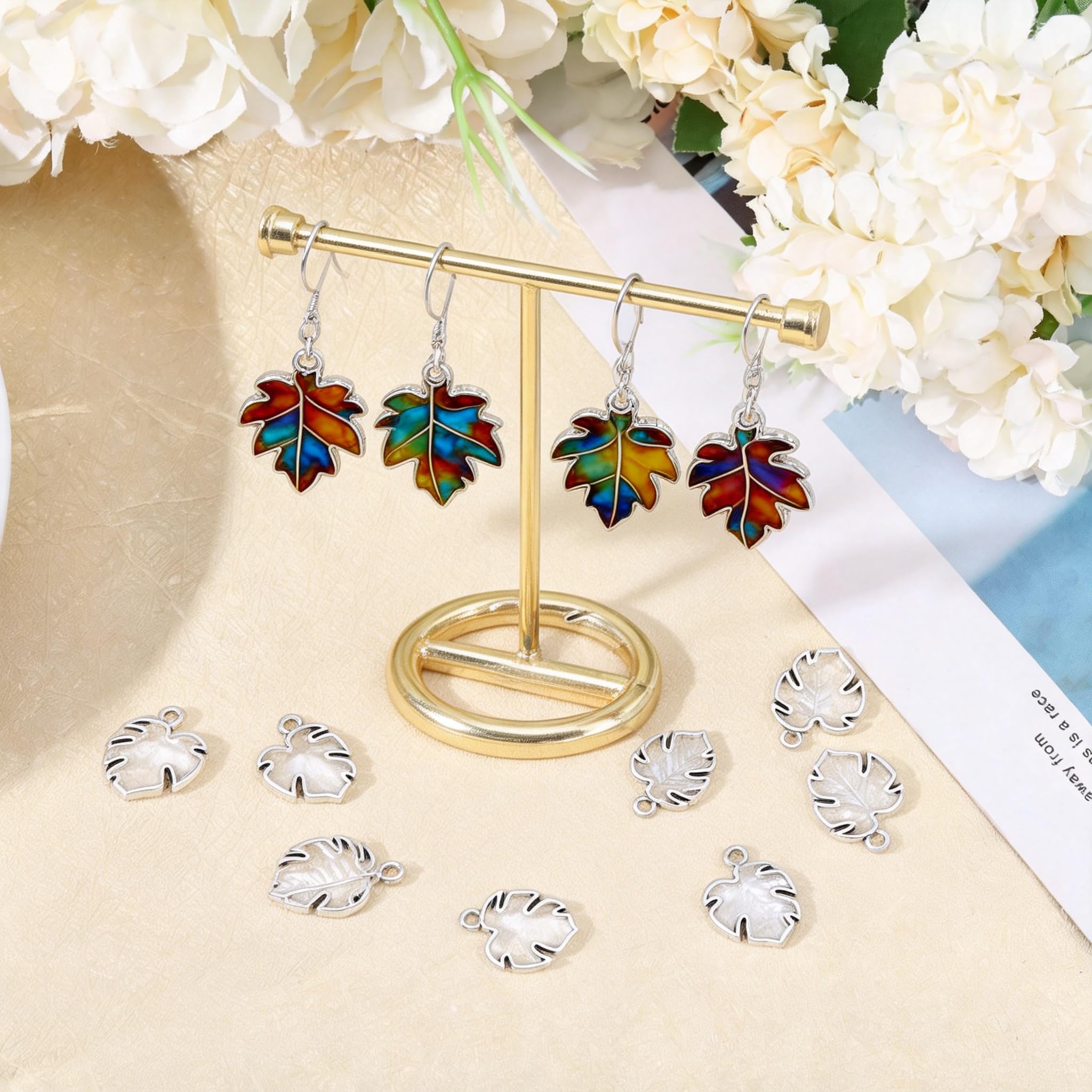 CHGCRAFT 100 Pcs Maple Leaf Antique Silver Zinc Alloy Open Back Bezel Pendants Geometric Hollow Blank Frame Trays, for DIY UV Resin Epoxy Resin Pressed Flower Jewelry Making