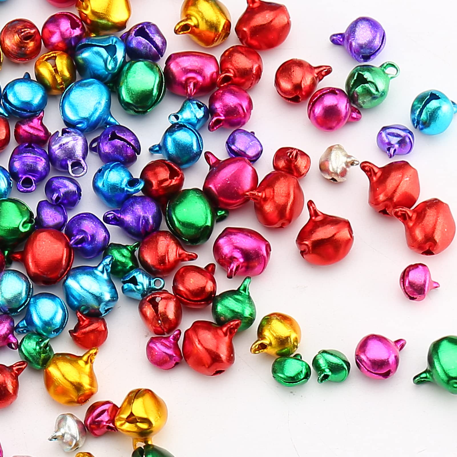 HERZWILD 500pcs Coloured Jingle Craft Bells Ornament,Metal Tiny Bells Gold Silver Red for Jewellery Crafts Gift Wrapping Christmas Party Decoration.