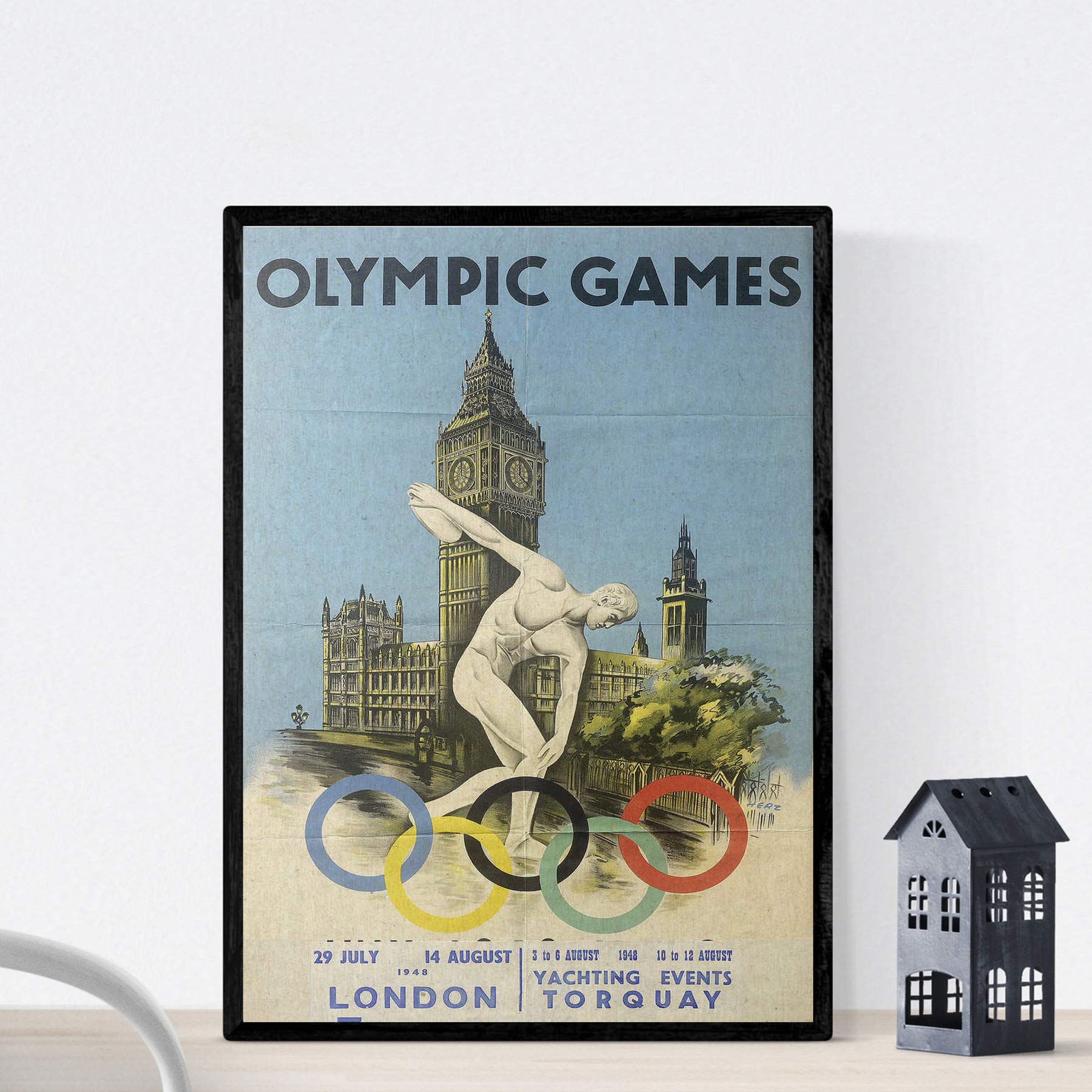 Nacnic Vintage Poster Vintage poster London Classic Games. A4 size