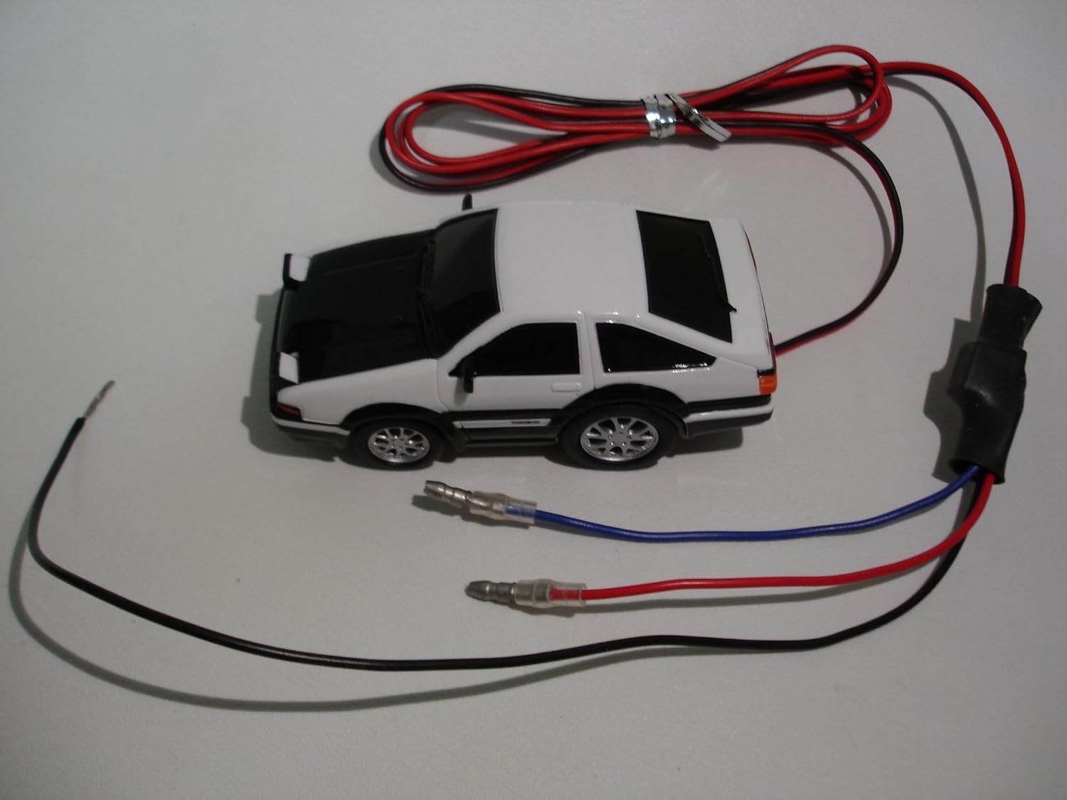 Amazon キーoffでヘッドライトのledがパッシング点滅 車を防犯するダミーセキュリティー Zn6 トヨタ 86 白黒パンダ プルバックミニカー加工商品車防犯cohia ダミーセキュリティ 車 バイク