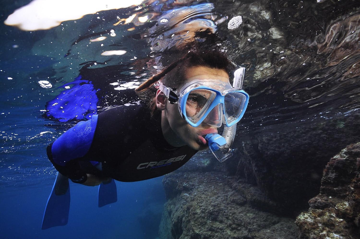 Cressi Set Ranger & Dry - Snorkeling Combo Set for Adults Mask and Snorkel in Practical Case, Black/Yellow, One Size - Image 4