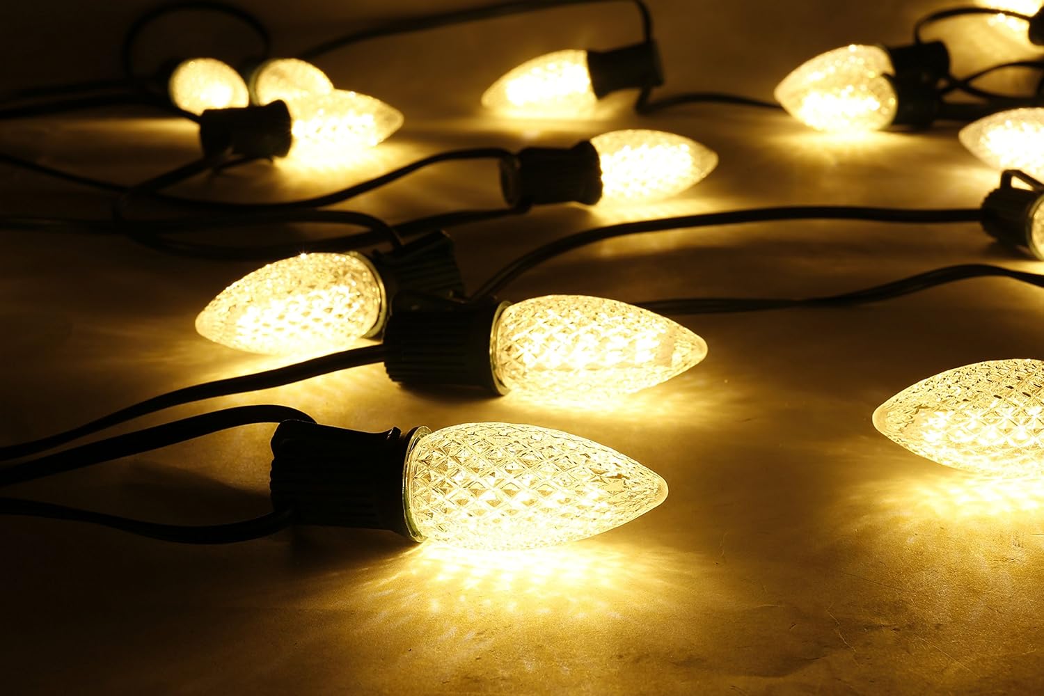 Amazoncom QCLED C9 Globe LED String Lights With 25 Clear Bulbs