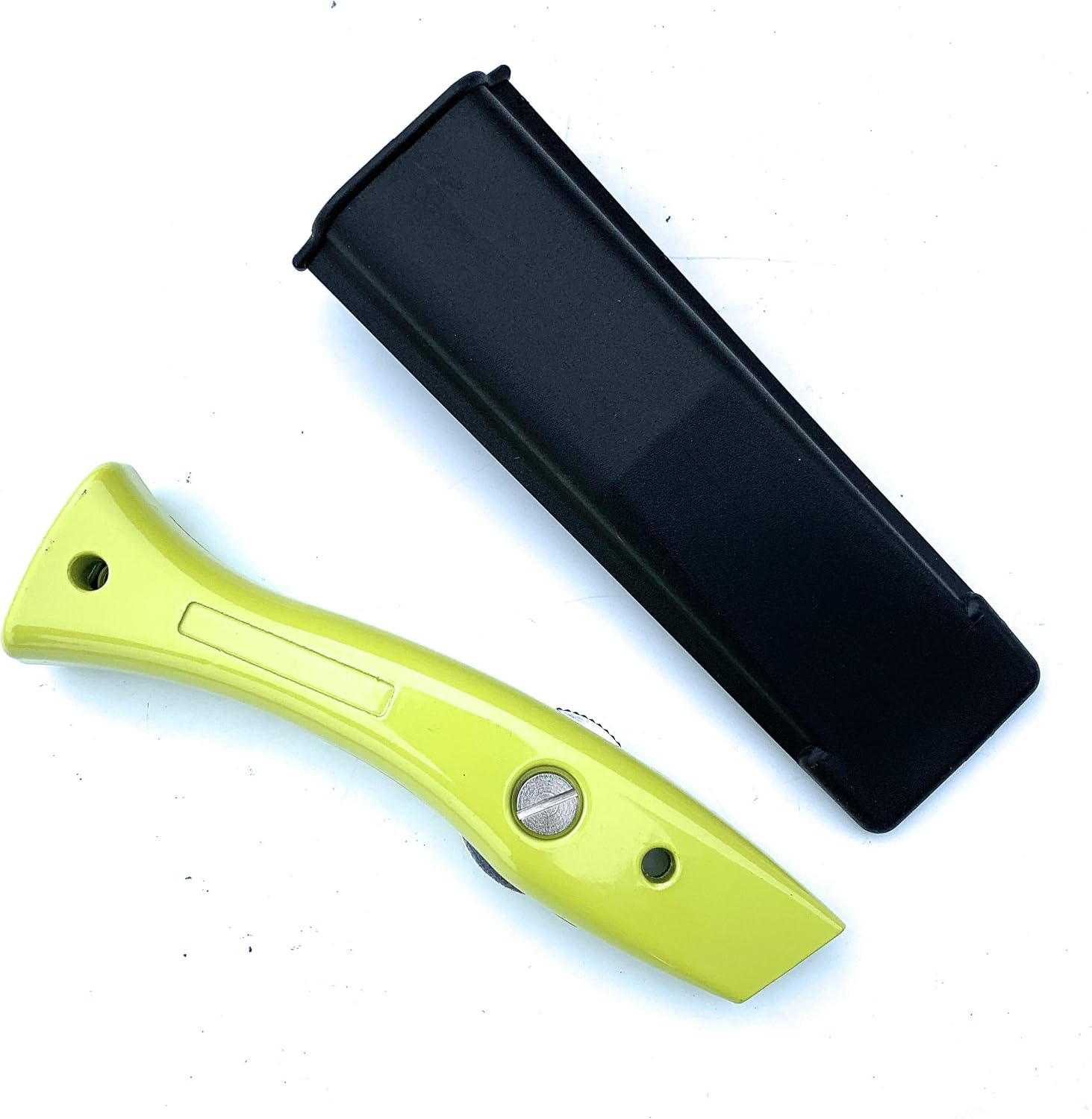 TradeUnderlay Yellow Knife Carpet Fitter Economy Tool with Matching Yellow Holster