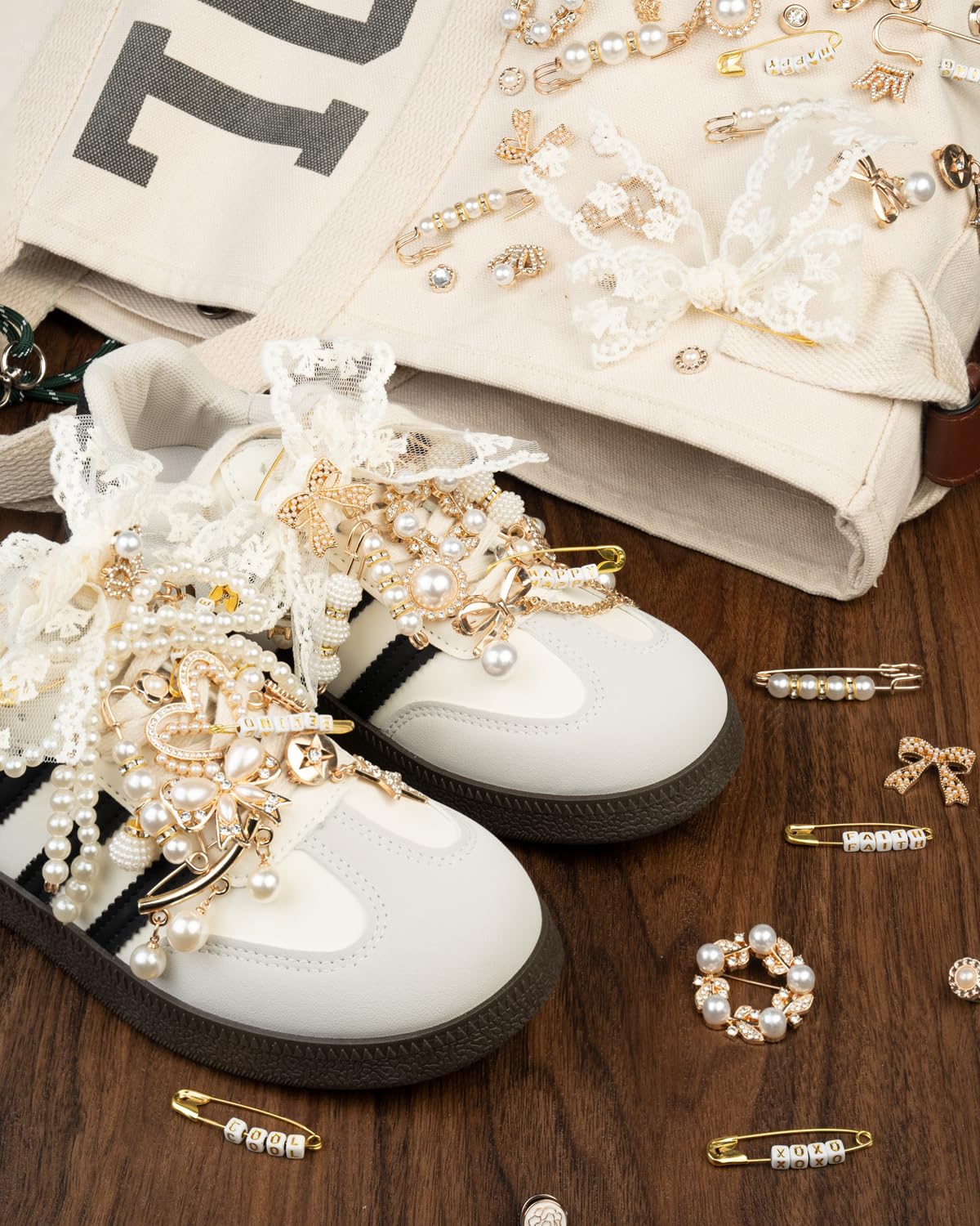 Deinduser Shoe Charms for Sneakers, Junk Socks Charms Kit for Women, Bling Junk Sneaker Charm Set, Gold Shoelace Charm with Pearl Bows and Letters