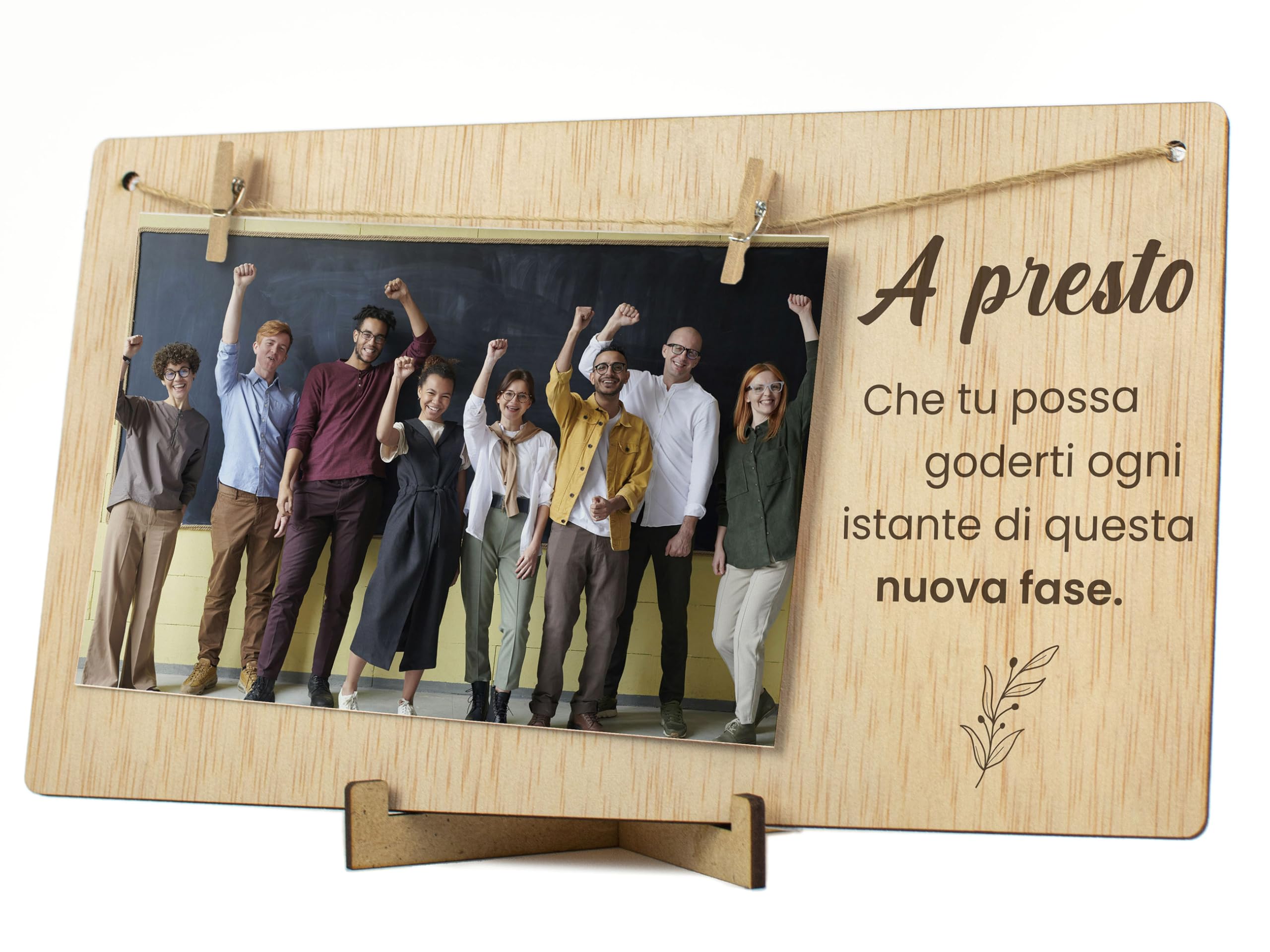 CONTRAXT Portafoto con Mollette in Legno. Regalo Originale Biglietto di Addio Dire Addio ad Amica Collega che Parte Porta Foto con Mollette 10x15 Legno (Addio)