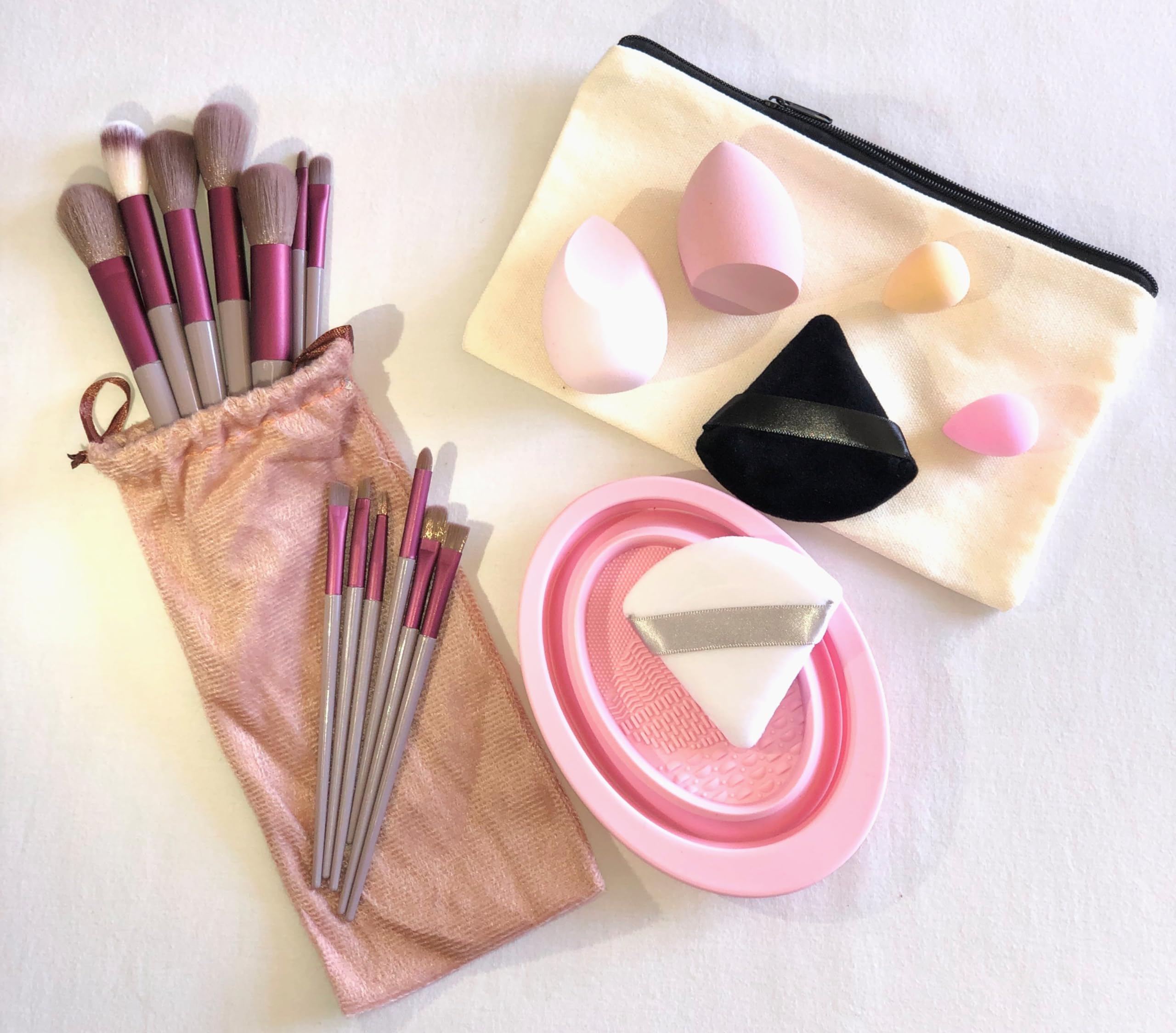 13 Professional Makeup Brushes + 2 Triangle Puffs + 2 Maxi Beauty Blender Eggs + 2 Mini Sponge Eggs + 1 Makeup Bag + 1 Collapsible Silicon Cleaning Mat Bowl; Makeup Gift