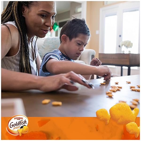 GOLDFISH CHEDDAR CHEESE CRACKERS, BAKED SNACK CRACKERS, 6.6 OZ BAG
