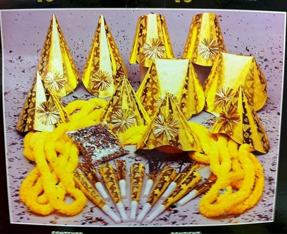 Amazon.com: New Years Eve Party Favors - Deluxe New Year&#039;s Eve Party Kit for 10 Guests: Kitchen
