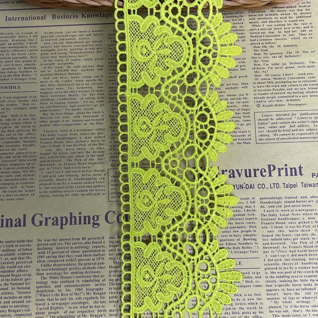 9CM Width Europe Crown Pattern Inelastic Embroidery Lace Trim,Curtain Tablecloth Slipcover Bridal DIY Clothing/Accessories.(4 Yards in one Package) (Yellow-Green)