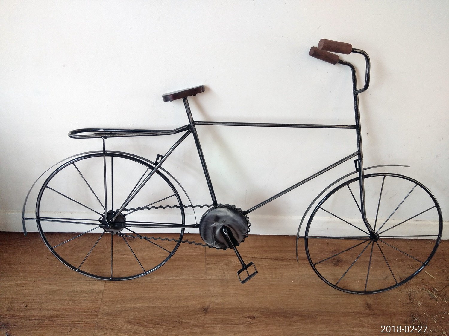 F&G Supplies 97cm wide metal gents retro bicycle metal wall or garden art - great statement piece!