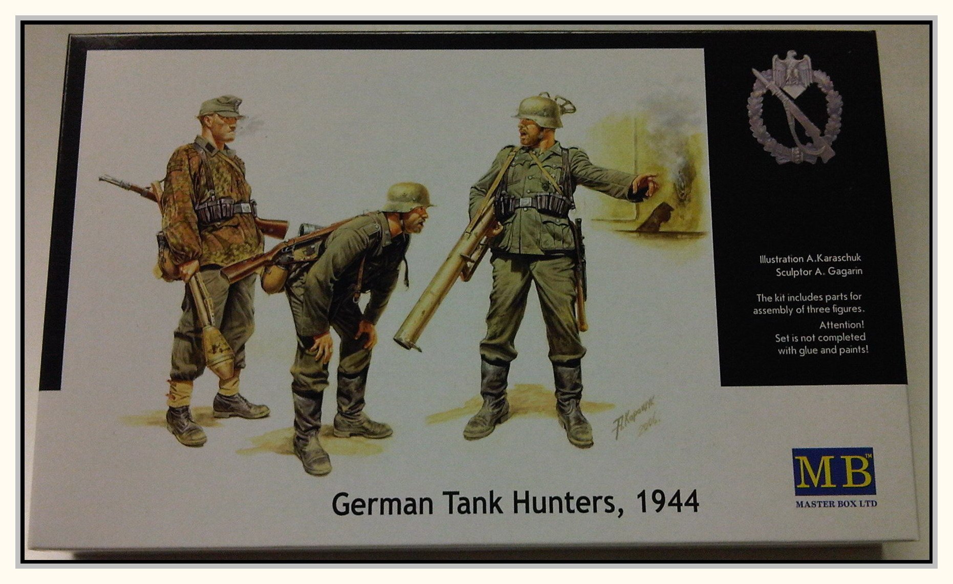 Masterbox 1:35 Scale German Tank Hunters 1944 Figure