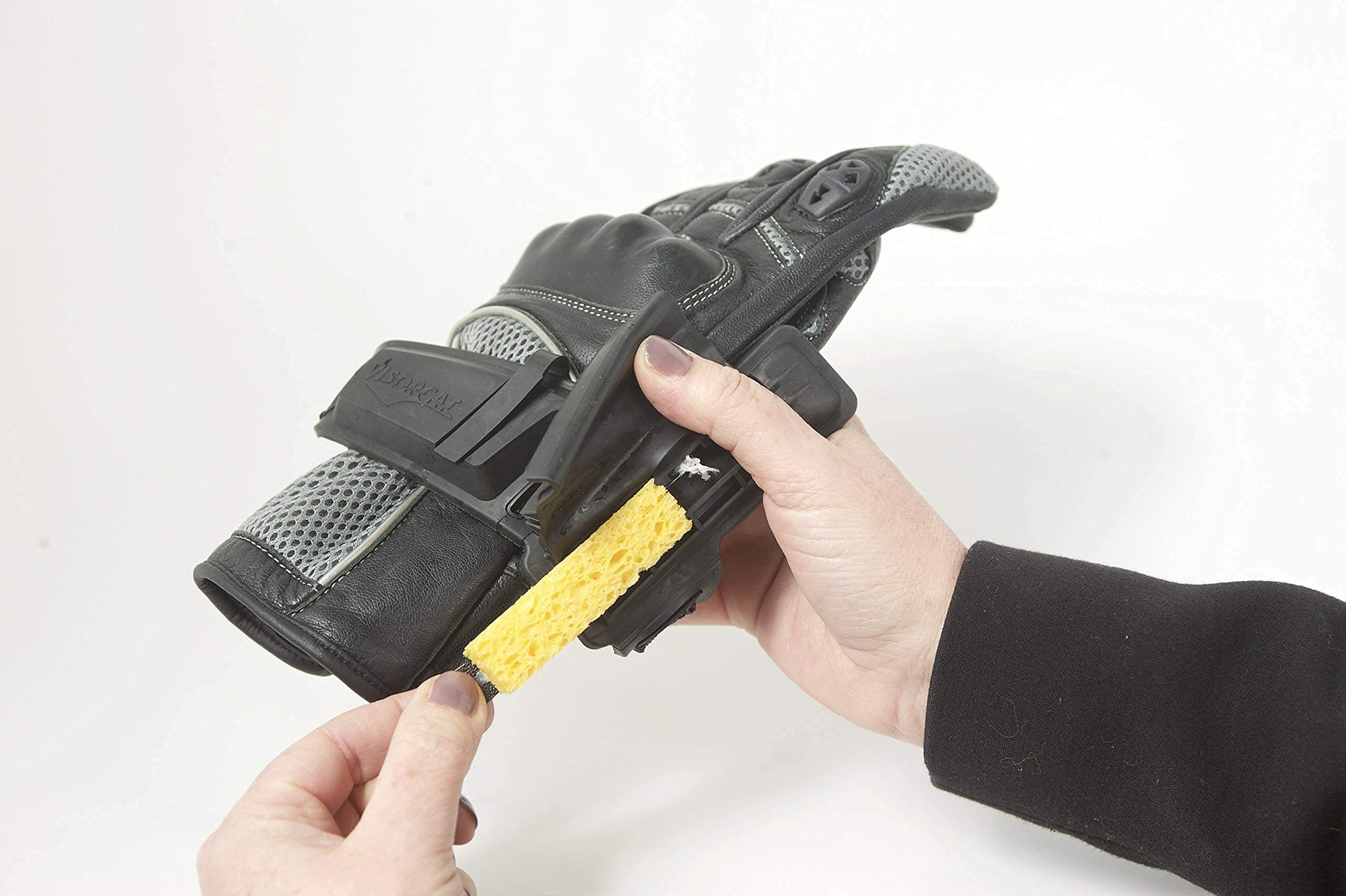 VISORCAT motorcycle helmet visor wiper/wash safety system