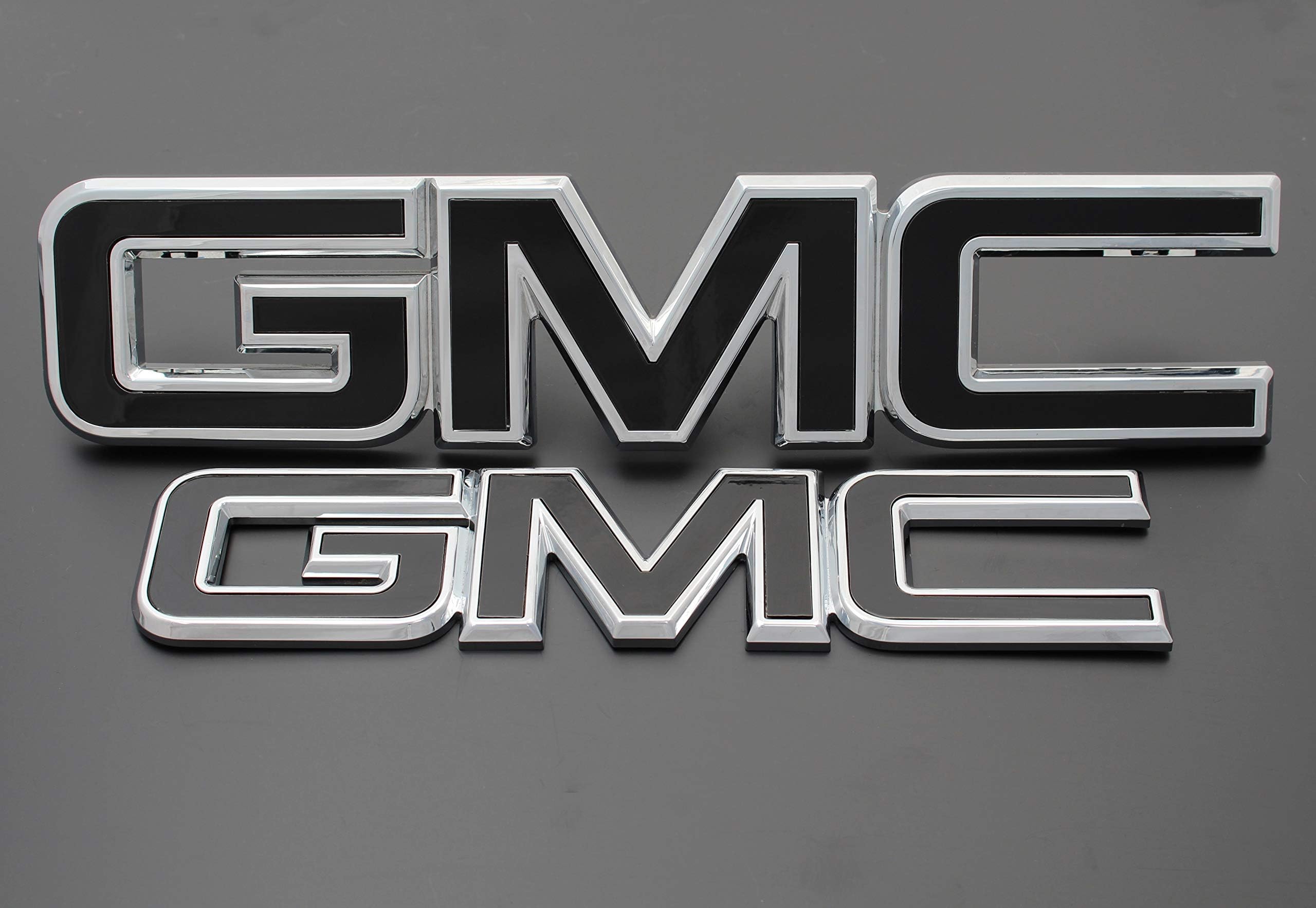 2014 GMC Sierra 1500 Gloss Black grille and tailgate red letter replacements