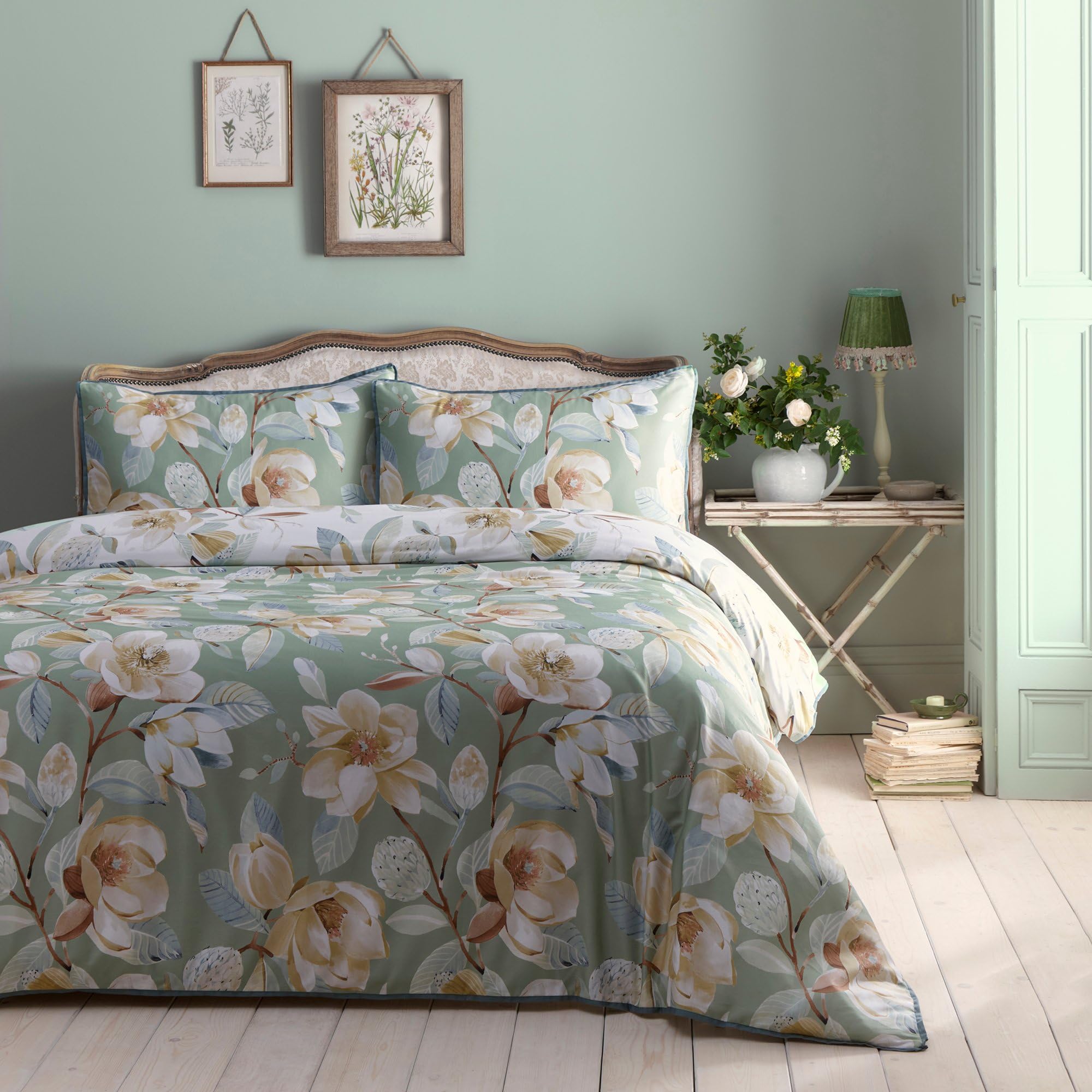 Appletree - Sage Floral Duvet Cover - Single Bedding Size (140 x 200cm) - Reversible Colours - Soft 100% Cotton - 200 Thread Count - 1 Pillowcase - Piped Edge - White Flower Duvet Cover in Green