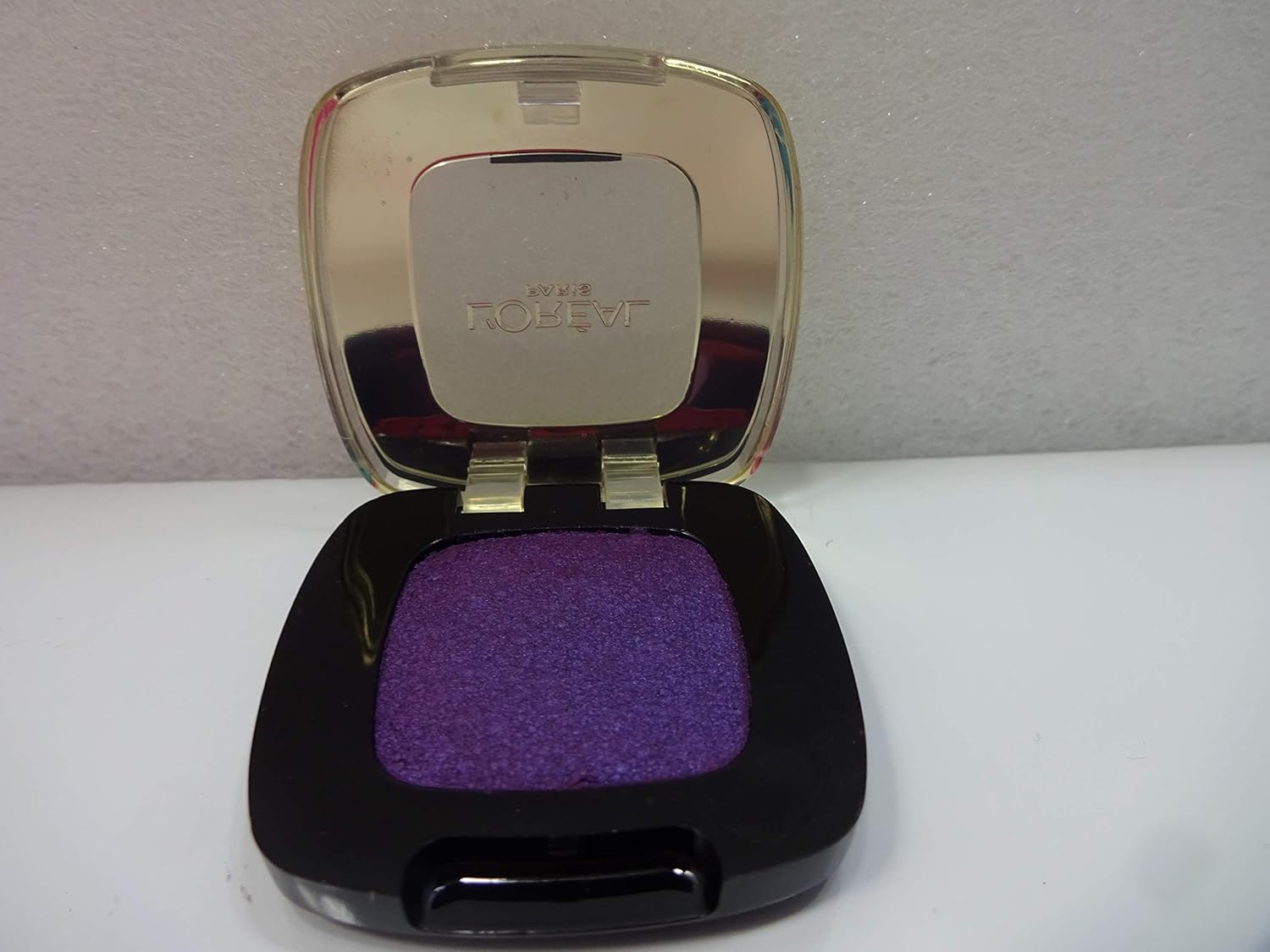 L'Oreal Paris Color Riche L'Ombre Pure Mono Eyeshadow 309 Purple Velour, Gold,Black,Purple