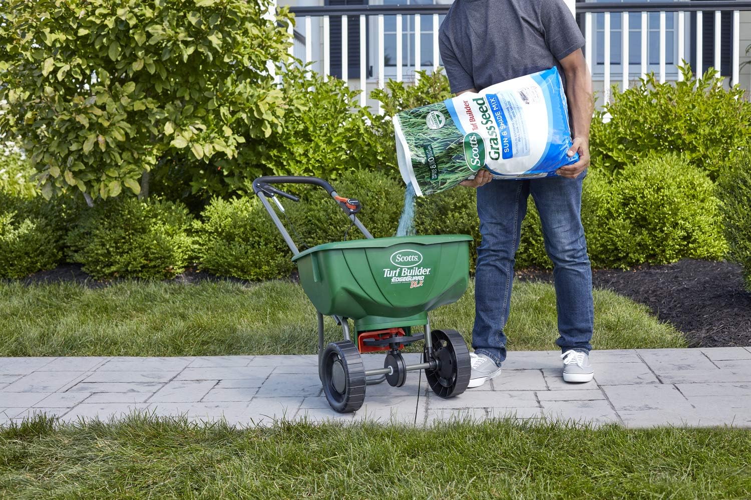 Scotts Turf Builder Grass Seed Sun and Shade Mix, 20 lb. - Grows in Extreme Conditions Including Full Sun and Dense Shade - Seeds up to 8, 000 sq. ft. : Grass Plants : Garden & Outdoor