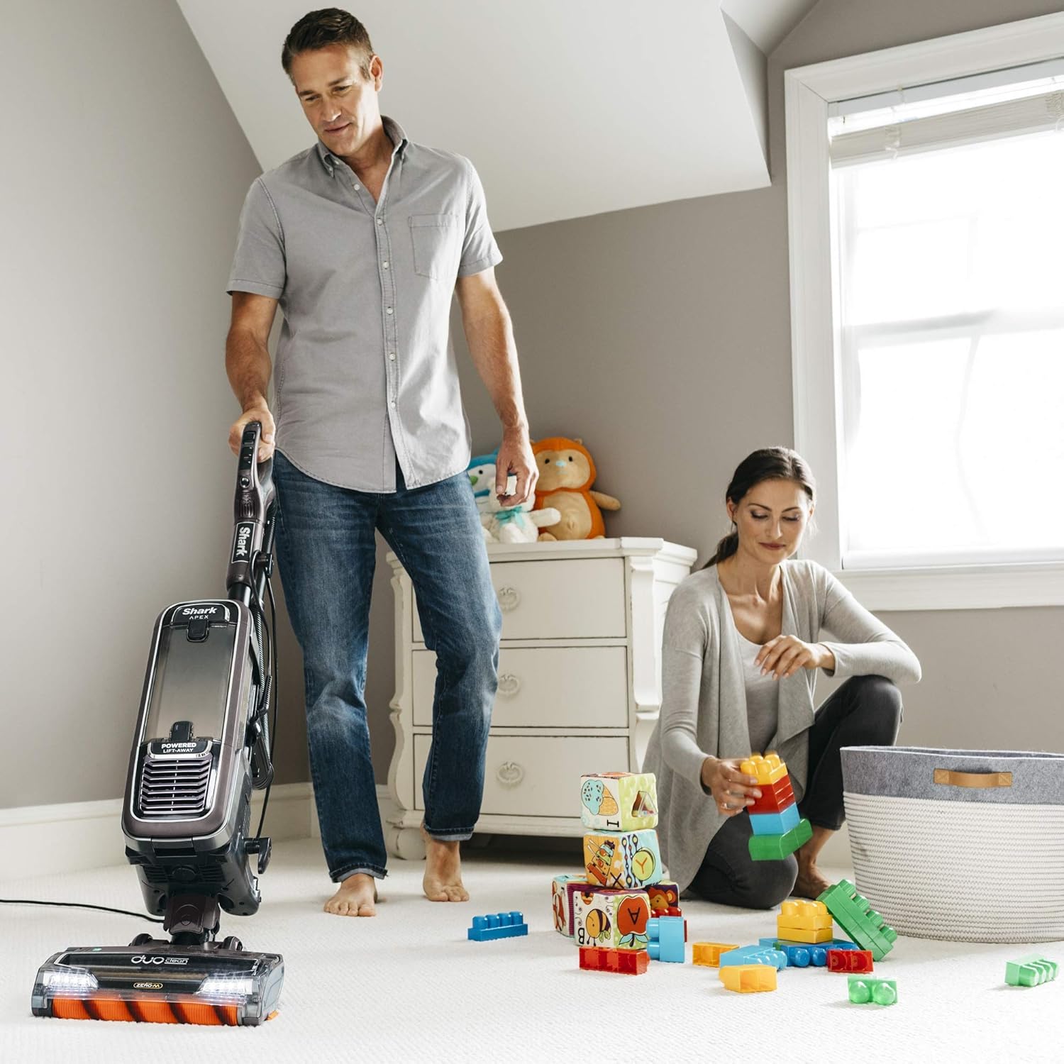 Shark APEX Upright Vacuum with DuoClean for Carpet and HardFloor Cleaning, Zero-M Anti-Hair Wrap, & Powered Lift-Away with Hand Vacuum (AZ1002), Espresso -