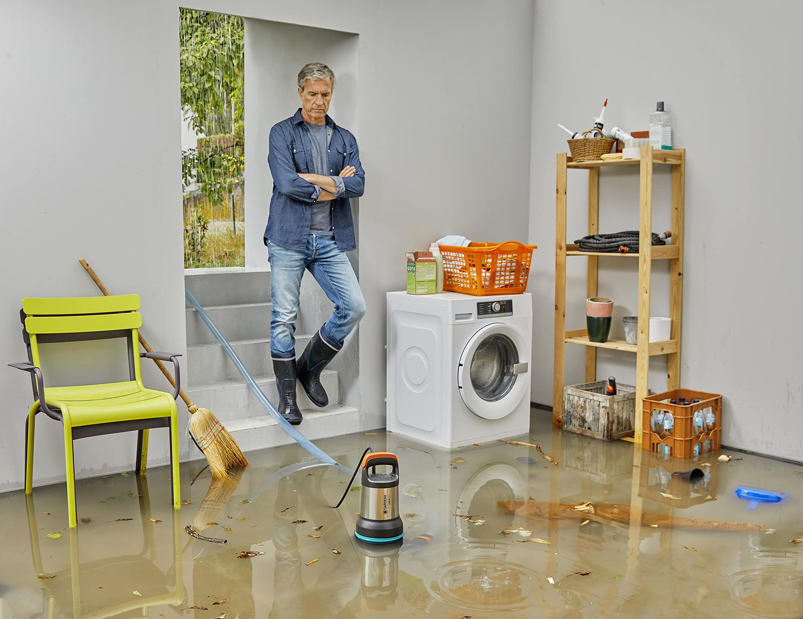 Gardena Klar-/Schmutzwasser-Tauchpumpe 15000: Kombi- Entwässerungspumpe mit 15.000 l/h Fördermenge, Flachabsaugung bis 1 mm und 35mm Korngröße, 550 W (09048-20) 9