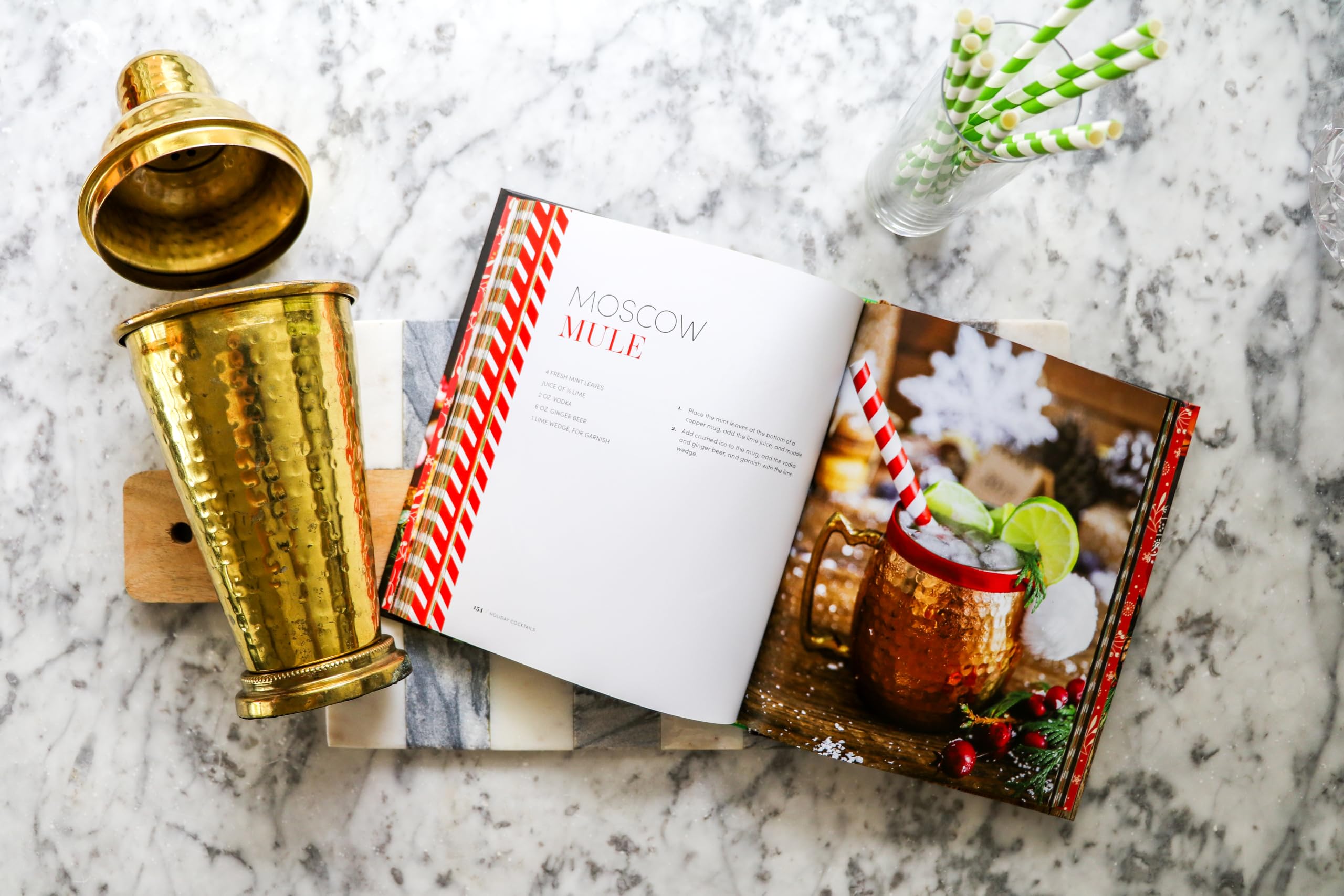 Holiday Cocktails: Over 100 Simple Cocktails to Celebrate the Season