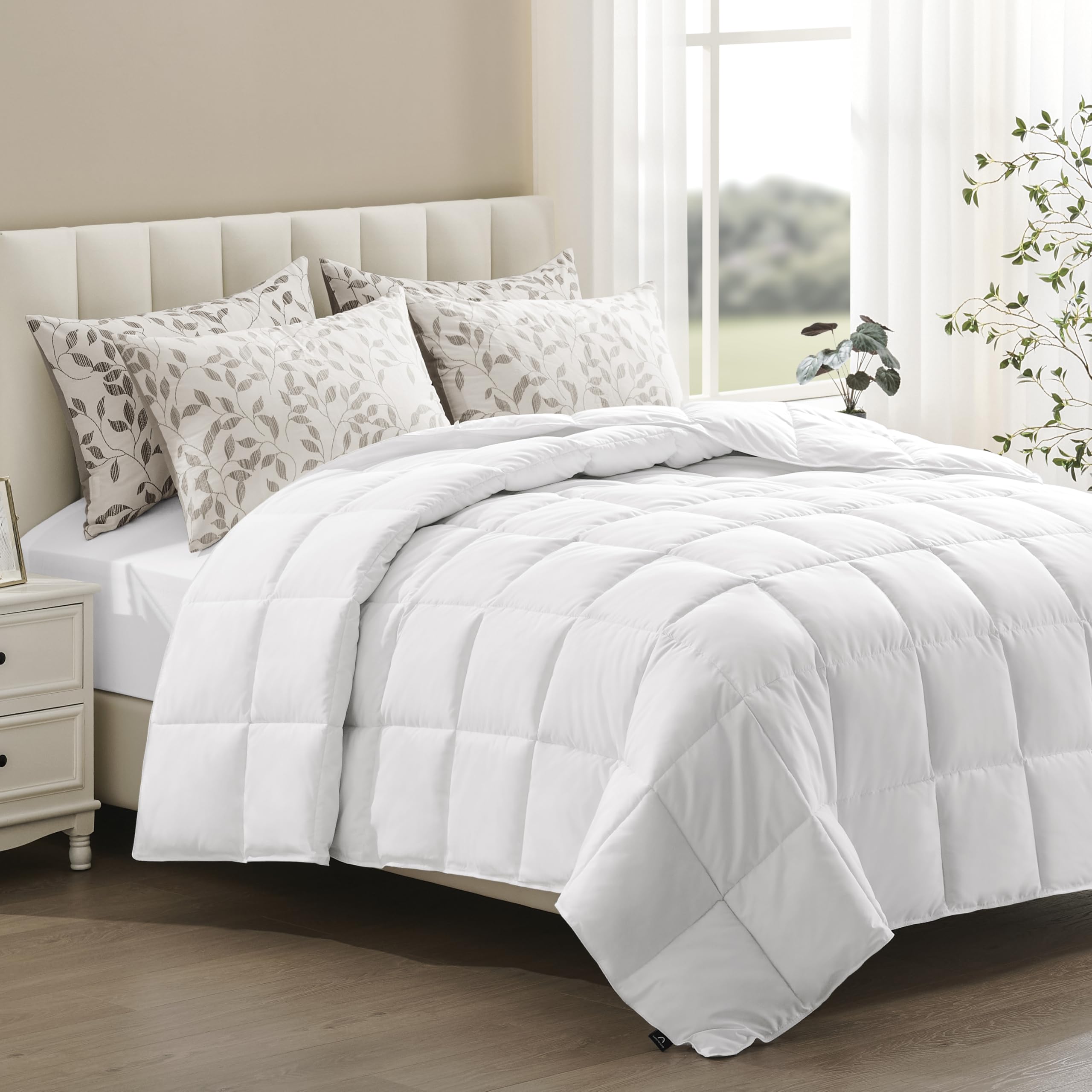 Photo 1 of ACCURATEX Lightweight Duvet Insert Twin Size - Summer Bedding Comforter - 250GSM Filled Thin Duvet - Soft & Breathable, Quilted Comforters with 8 Tabs,White,Twin 68x88 Inches
