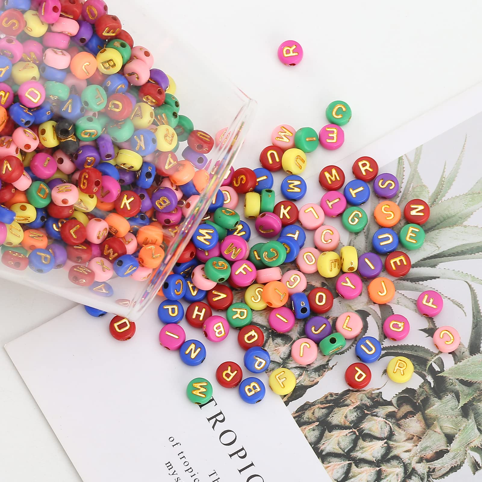 HERZWILD Colorful Letter Beads 1000 Pieces Acrylic Round Beads Mixed Green Bead with Colorful Letters A-Z Round Bead for Bracelet, Choker, Jewellery Crafts. (Color Gold 47) — image 1