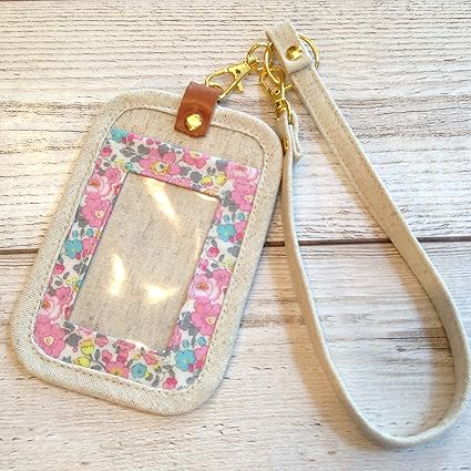 Amazon Co Jp Mor 028 10 パスケース リバティラミネート 花柄 ピンク パスカード入れ 布パスケース 定期入れ ストラップ付 リネン 麻 ハンドメイド 手作り レディース 女性 おしゃれ かわいい 楽器