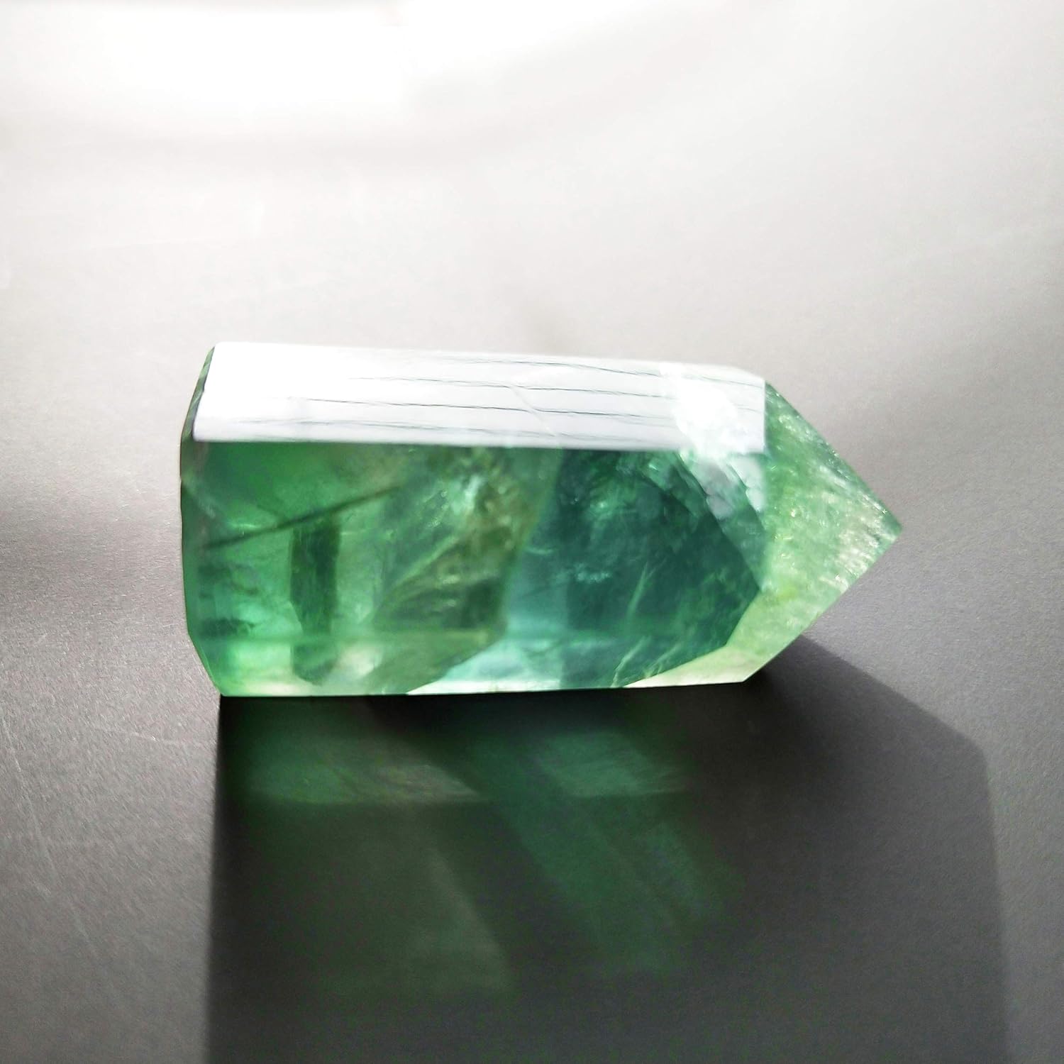 Green Fluorite Healing Crystal Wand, Pointed & Faceted for Reiki Chakra Meditation Therapy Decor, 1-pcs S size - Image 3