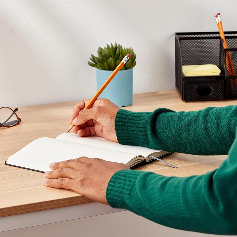 Cuaderno clásico Amazon Basics, tamaño A5, cuaderno diario para oficina, escuela, casa, escritura y toma de notas, rayado, 240 páginas, negro