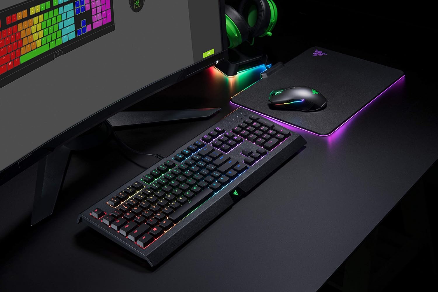 Razer Cynosa Chroma Gaming Keyboard: 168 Individually Backlit RGB Keys - Spill-Resistant Design - Programmable Macro Functionality - Quiet & Cushioned: Computers & Accessories