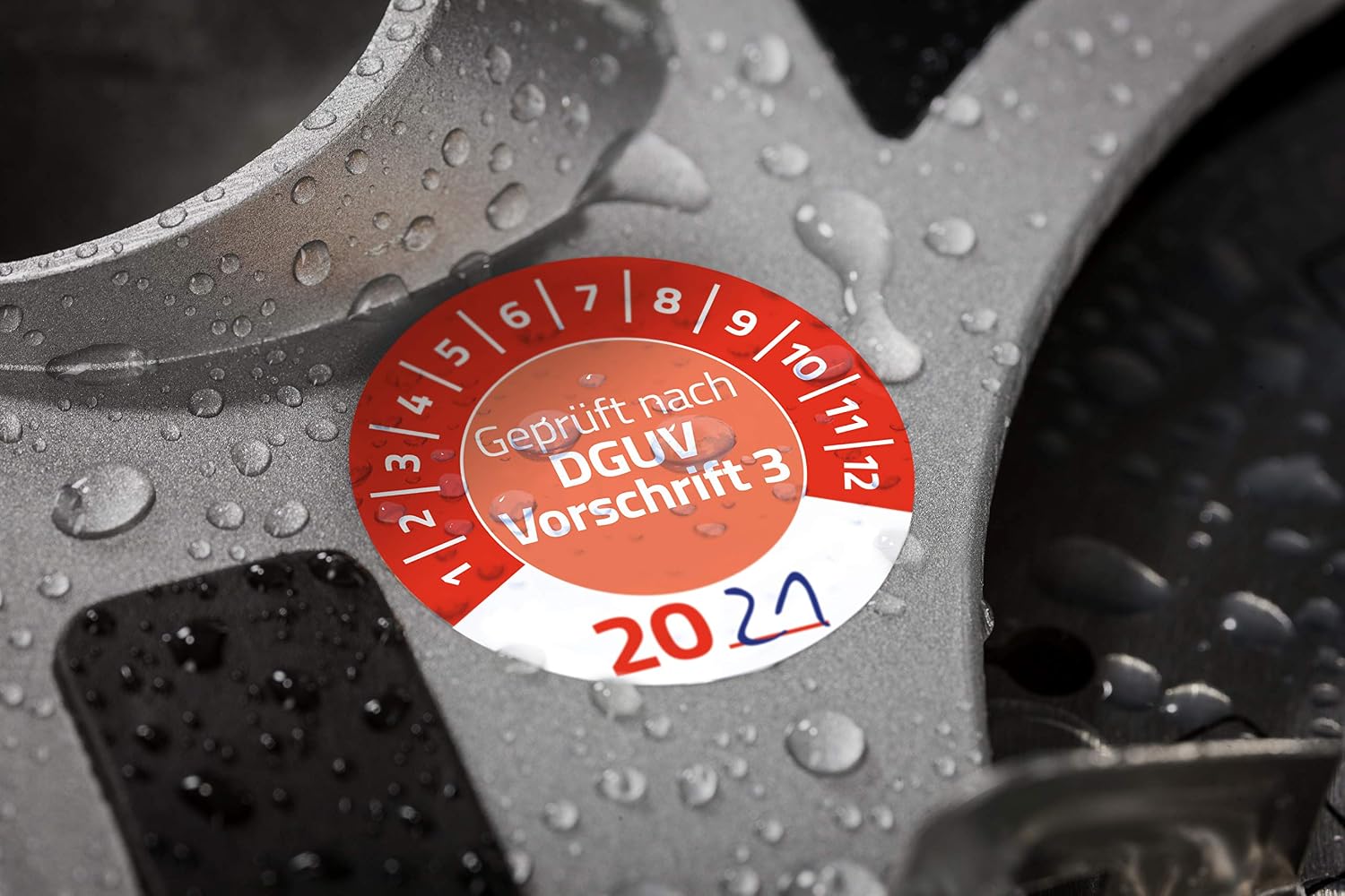 AVERY Zweckform Pack of 80 Test Badges, Tested According to DGUV Regulation 3 20xx (with Year to Enter Yourself, Durable - Image 5