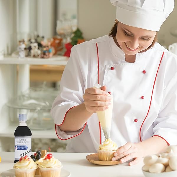 MCCORMICK CULINARY IMITATION VANILLA FLAVORING, 16 FL OZ – ONE 16 FLUID OUNCE BOTTLE OF IMITATION VANILLA FLAVORING FOR BAKING, BEST FOR CAKES, FROSTINGS, DESSERTS AND MORE